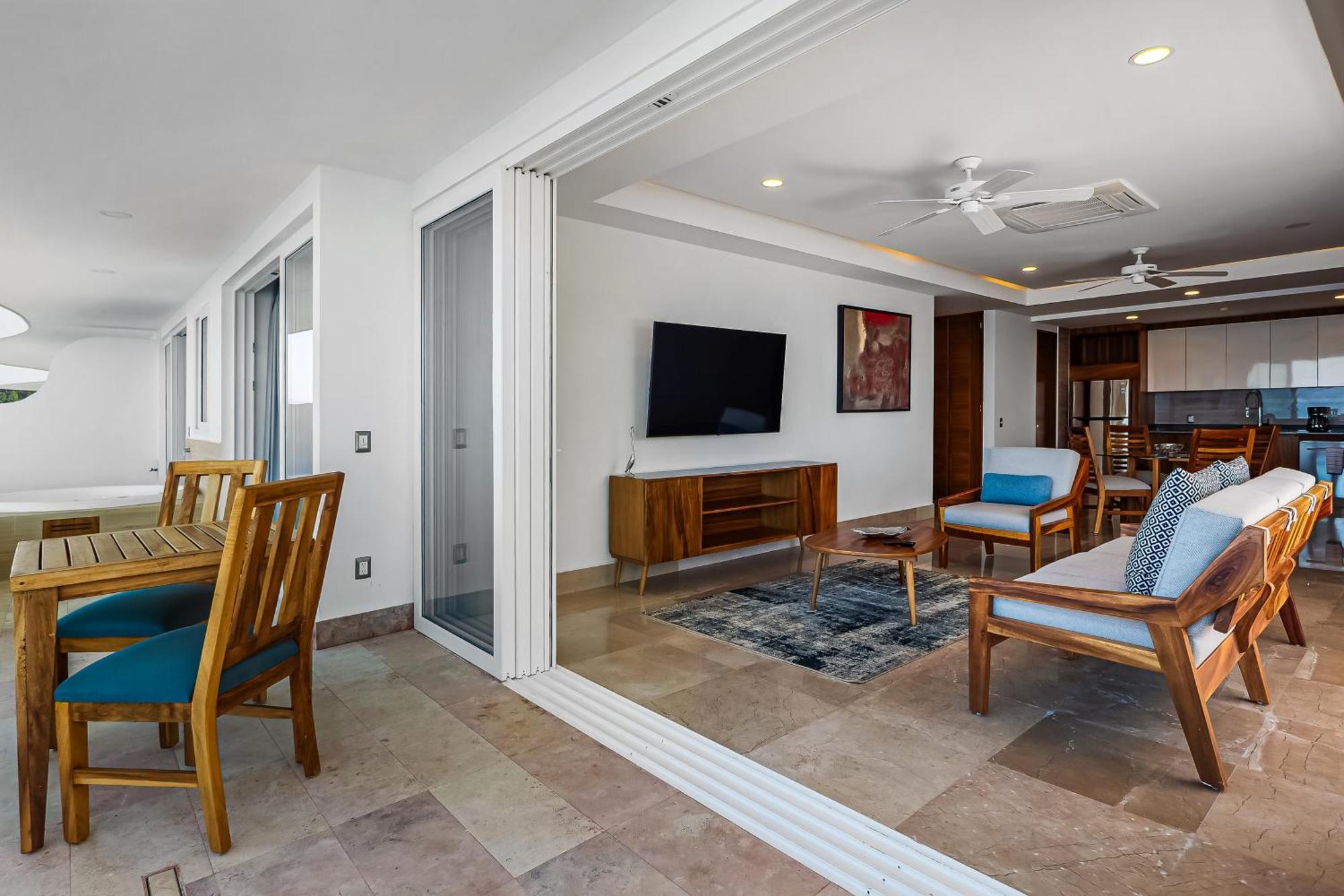 Blue Horizon 1103 At Residences Apartment *