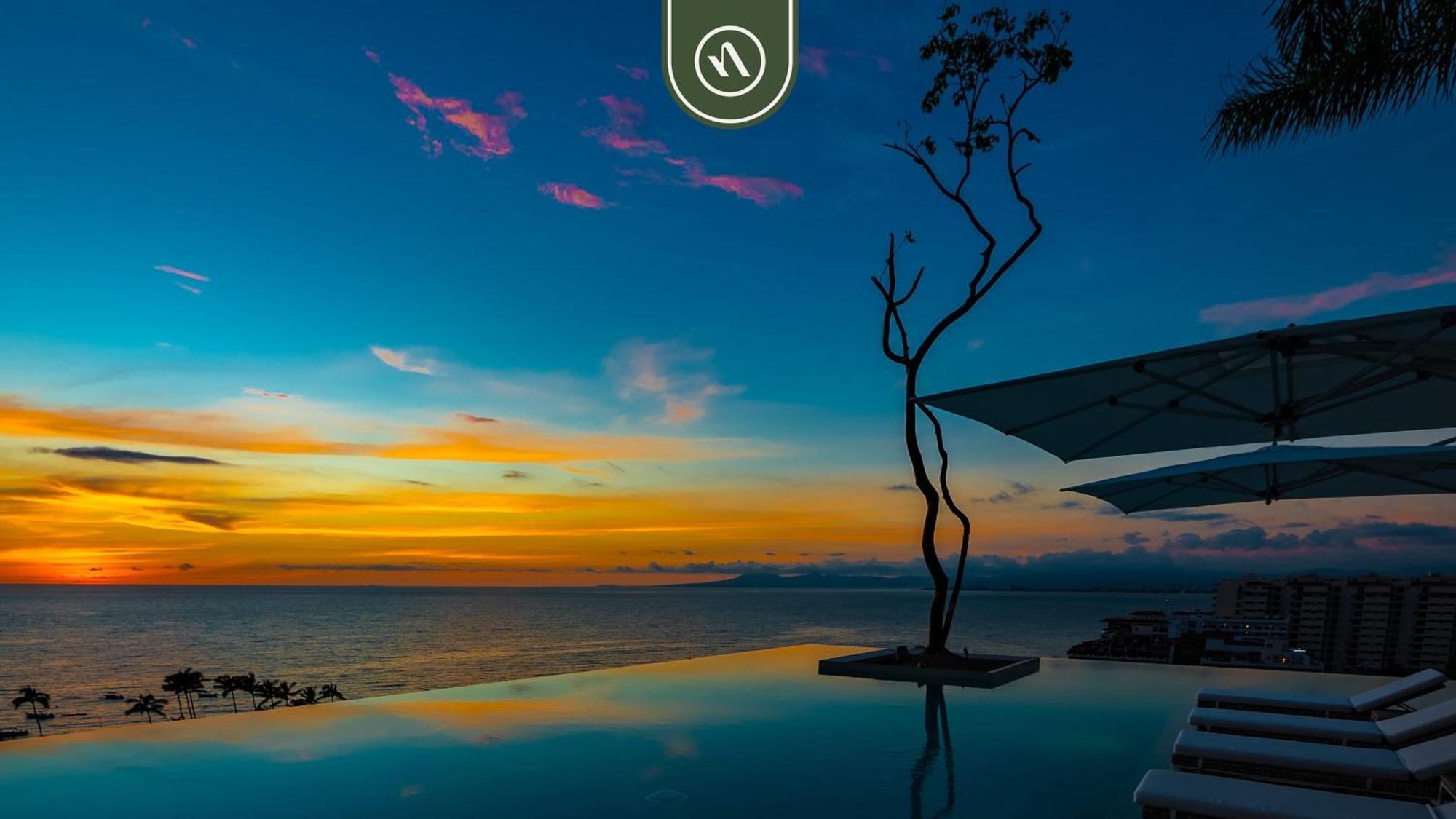 Amazing With Rooftop Pool