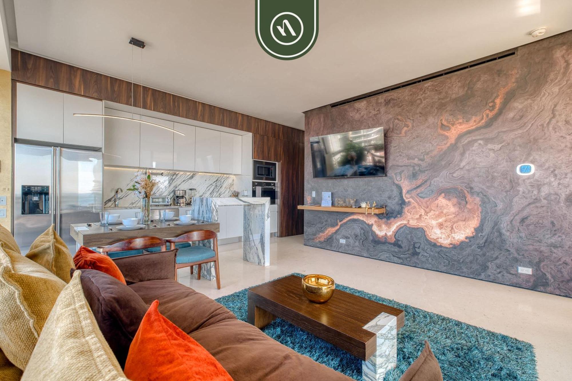 Amazing With Rooftop Pool Apartment *