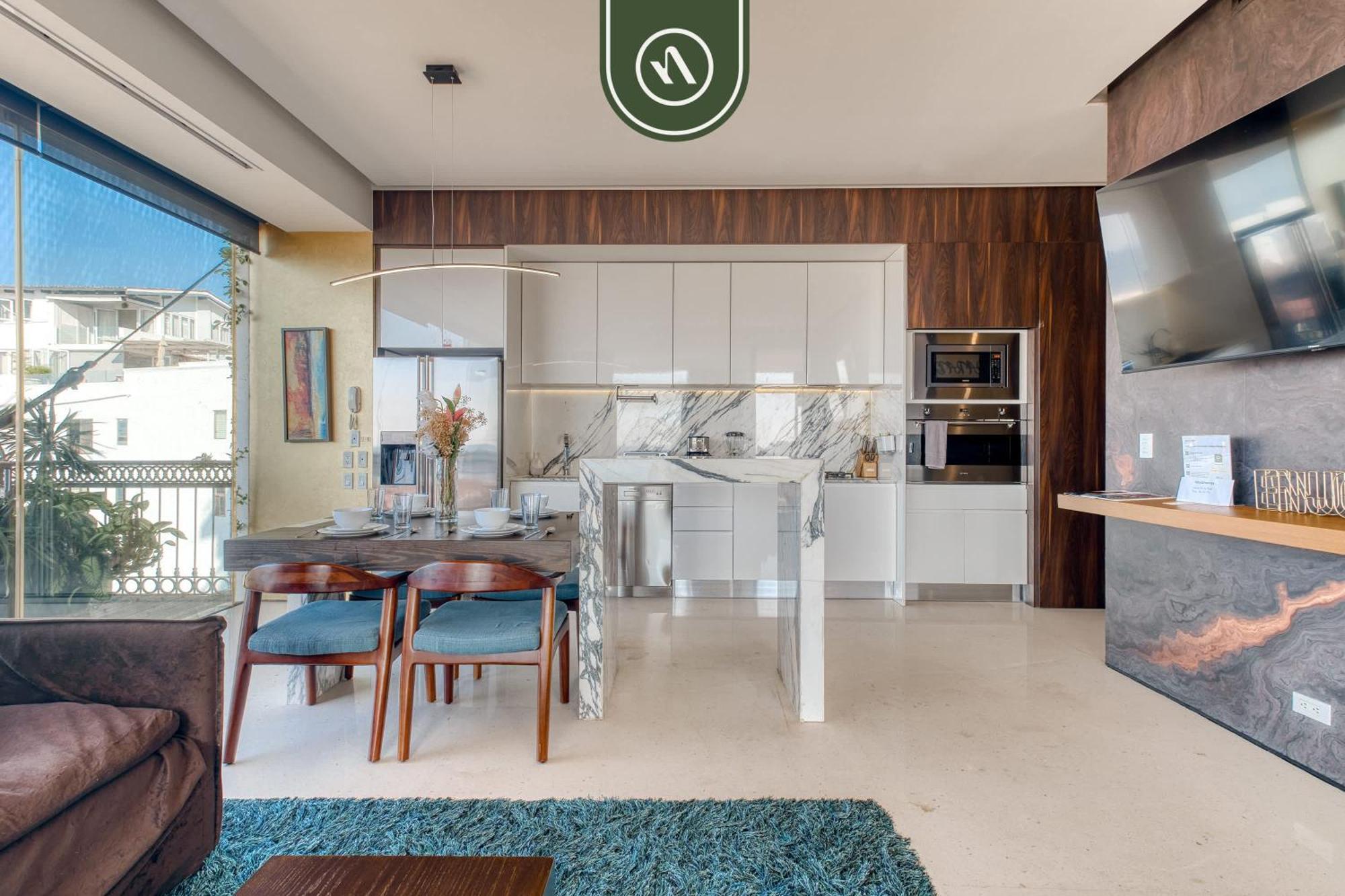 Amazing With Rooftop Pool Apartment *