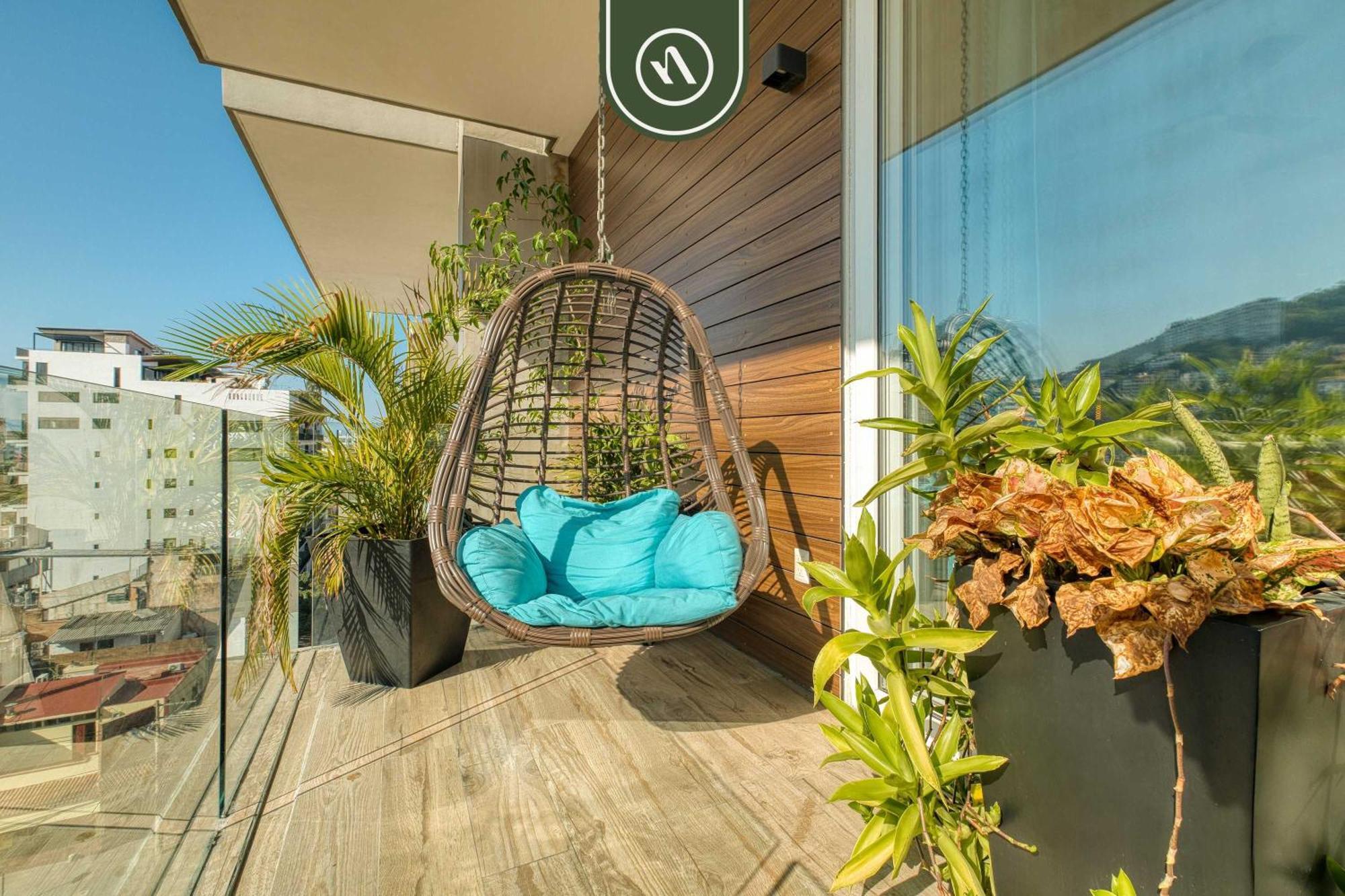 Amazing With Rooftop Pool - Private Balcony