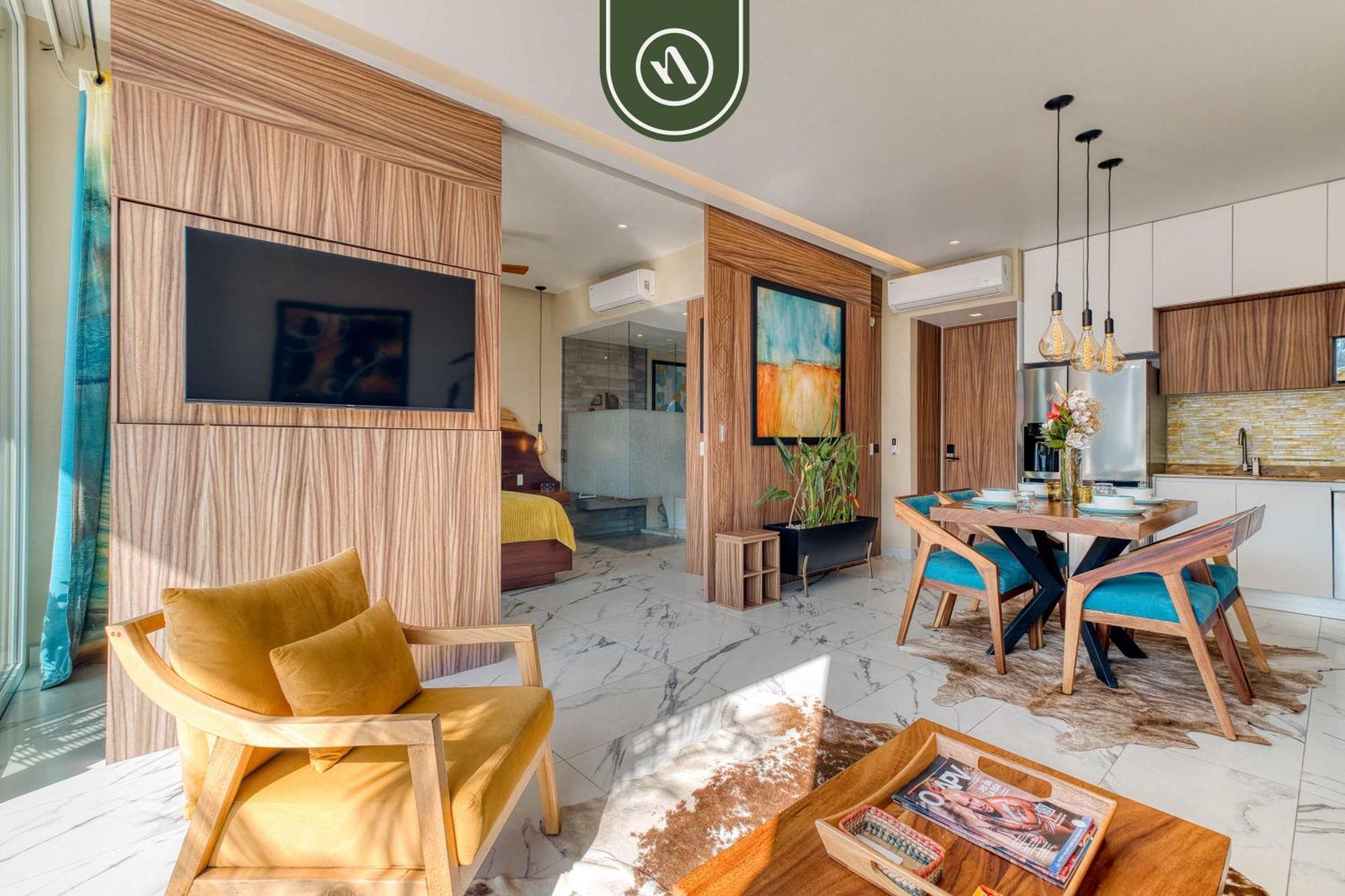 Amazing With Rooftop Pool - Private Balcony *