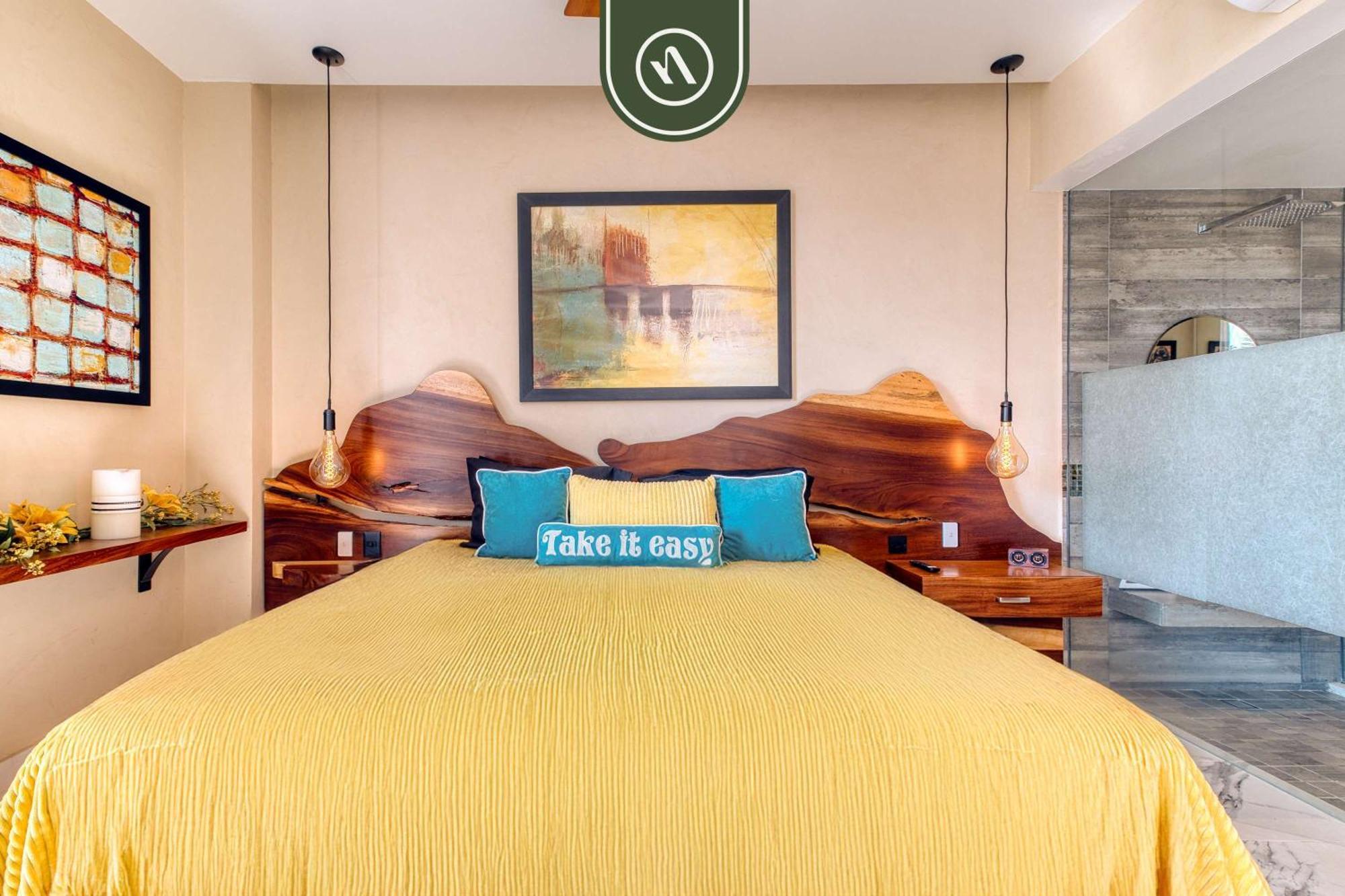Amazing With Rooftop Pool - Private Balcony Apartment