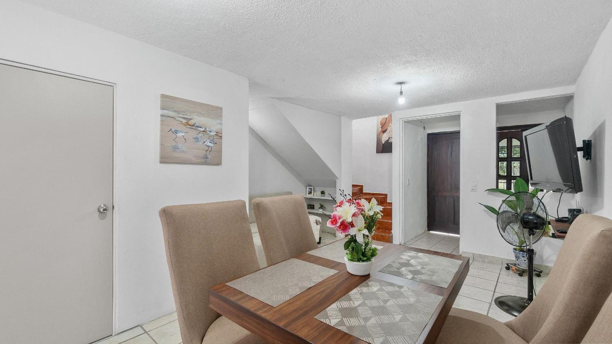 Casa Cozy, 2 Bedroom, 4 Bed, 2 Baths With Parking *