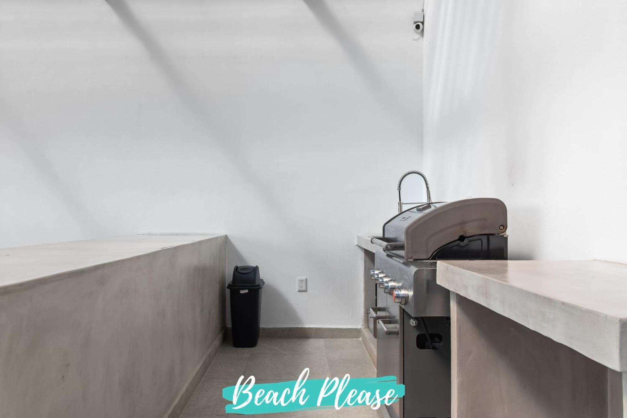 Terra 244 - Centrally Located W Rooftop Pool Apartment