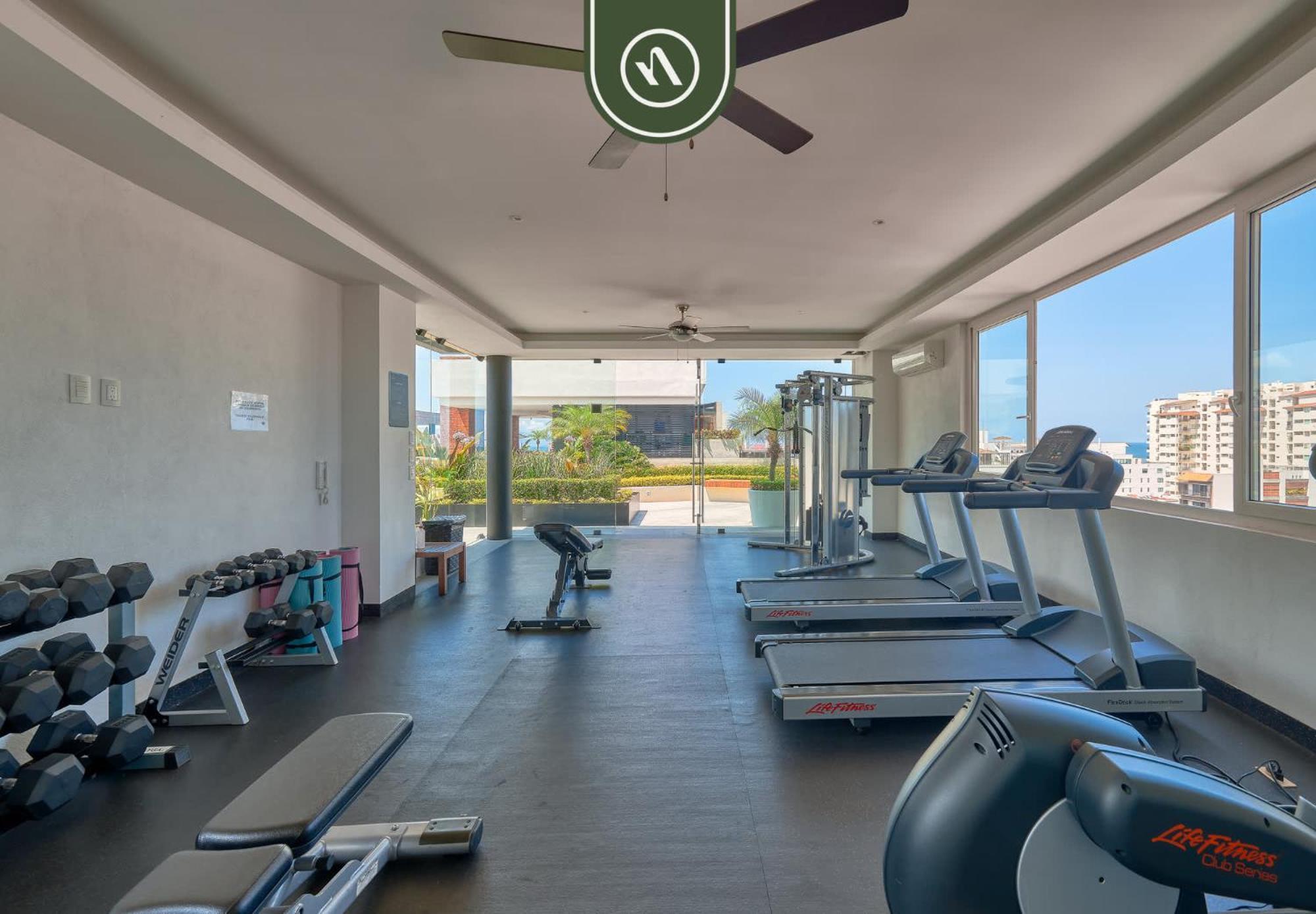 Great 2br With Rooftop Pool - Romantic Zone