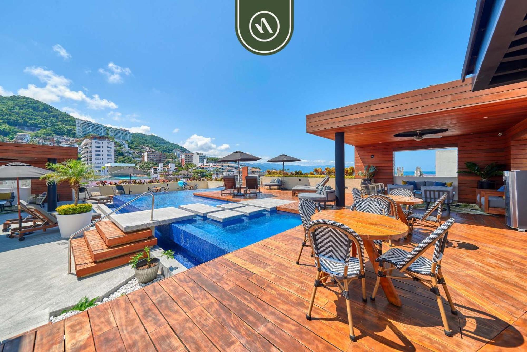Great 2br With Rooftop Pool - Romantic Zone Apartment