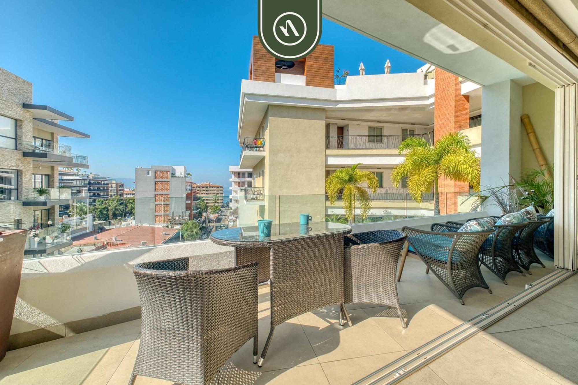 Great 2br With Rooftop Pool - Romantic Zone Apartment Puerto Vallarta