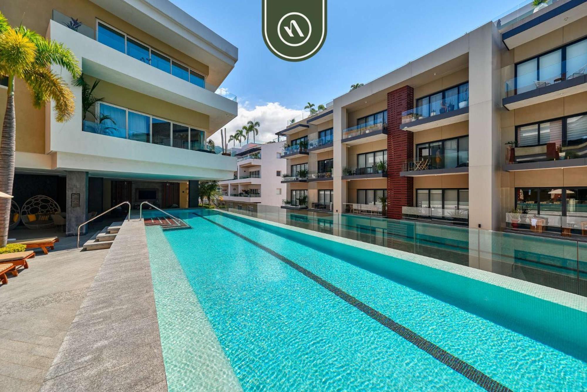 Great 2br With Rooftop Pool - Romantic Zone Apartment
