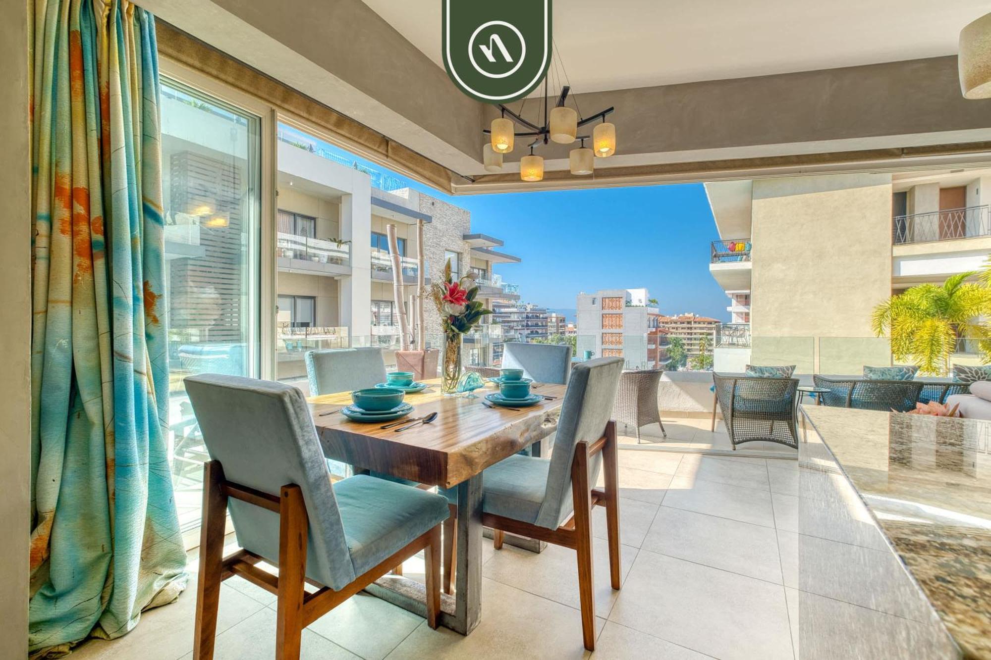 Great 2br With Rooftop Pool - Romantic Zone Apartment