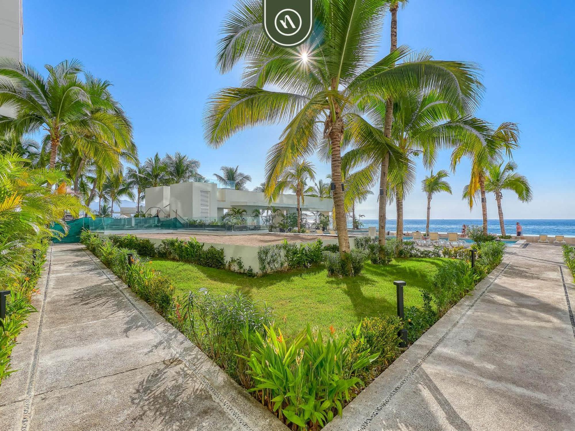 Apartment Stunning Oceanfront - Pools - Club Puerto Vallarta