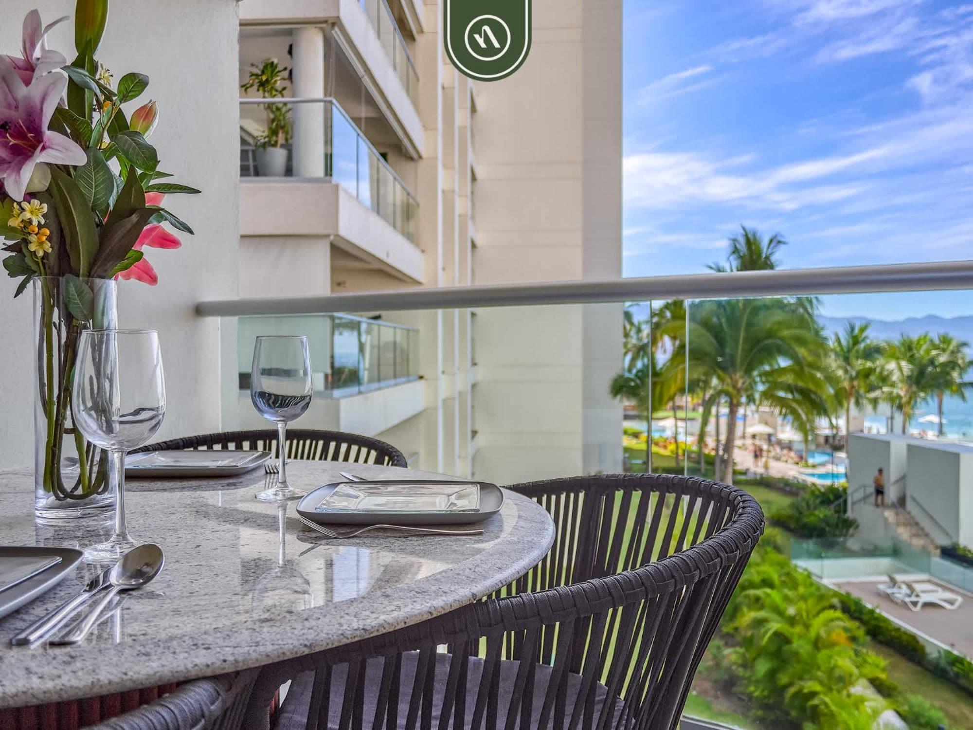Stunning Oceanfront - Pools - Club *