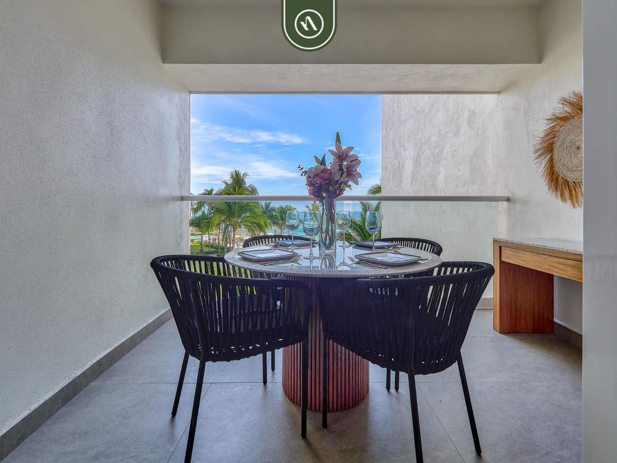 Stunning Oceanfront - Pools - Club * Puerto Vallarta