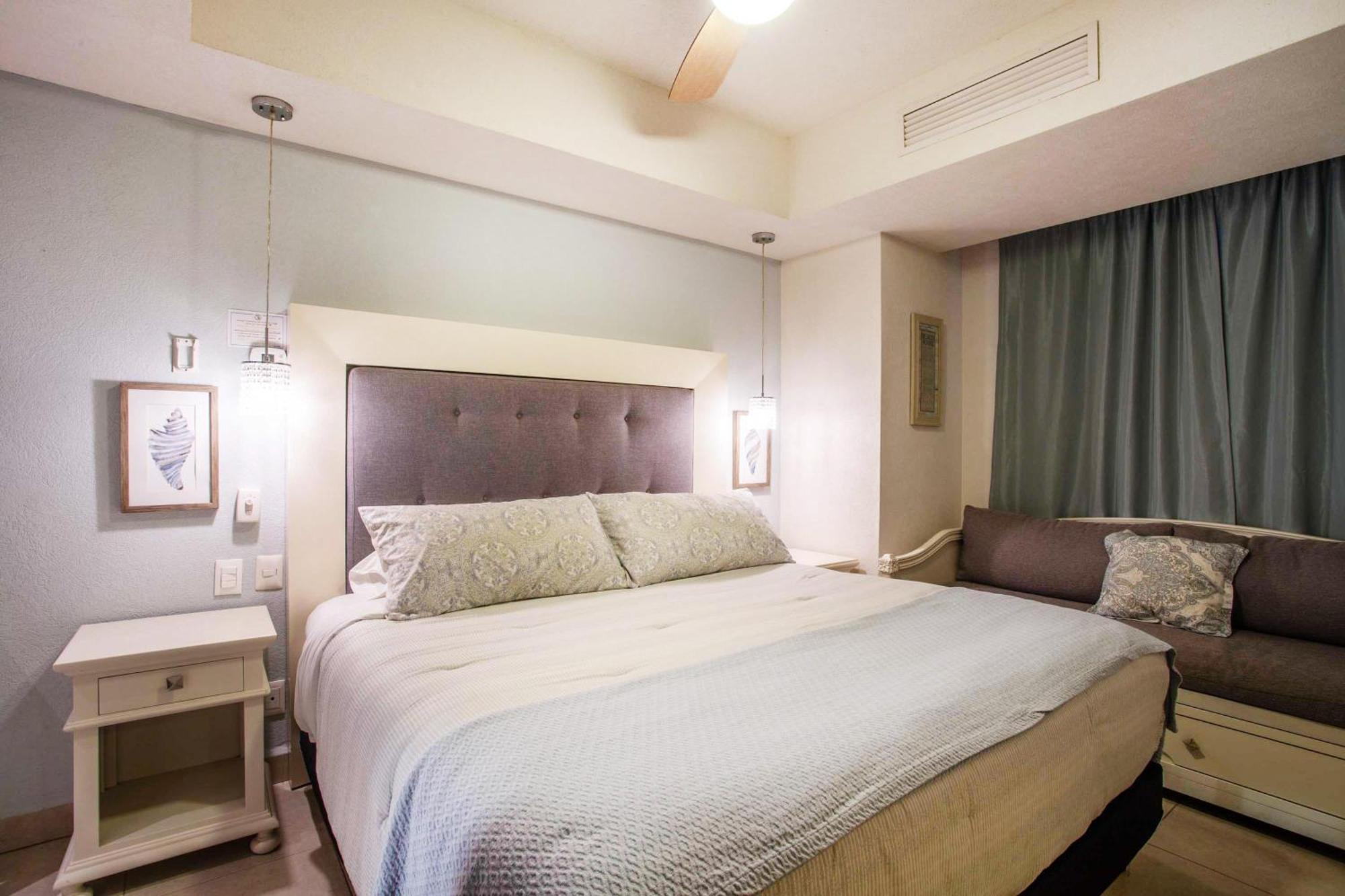 Beachfront 1br W/ Balcony & Resort-style Amenities Puerto Vallarta