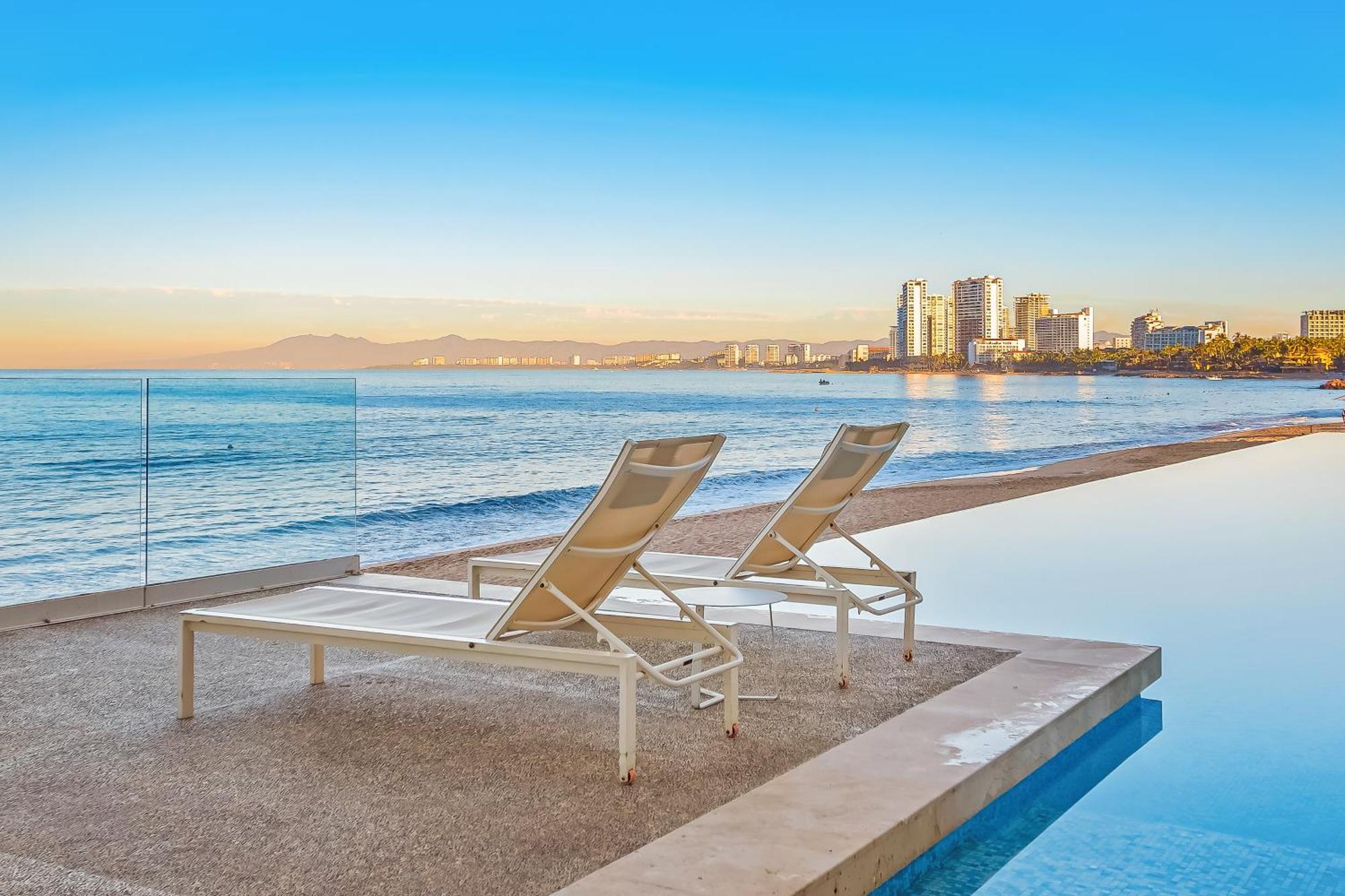 Hotel Harbor 171 #711 Puerto Vallarta