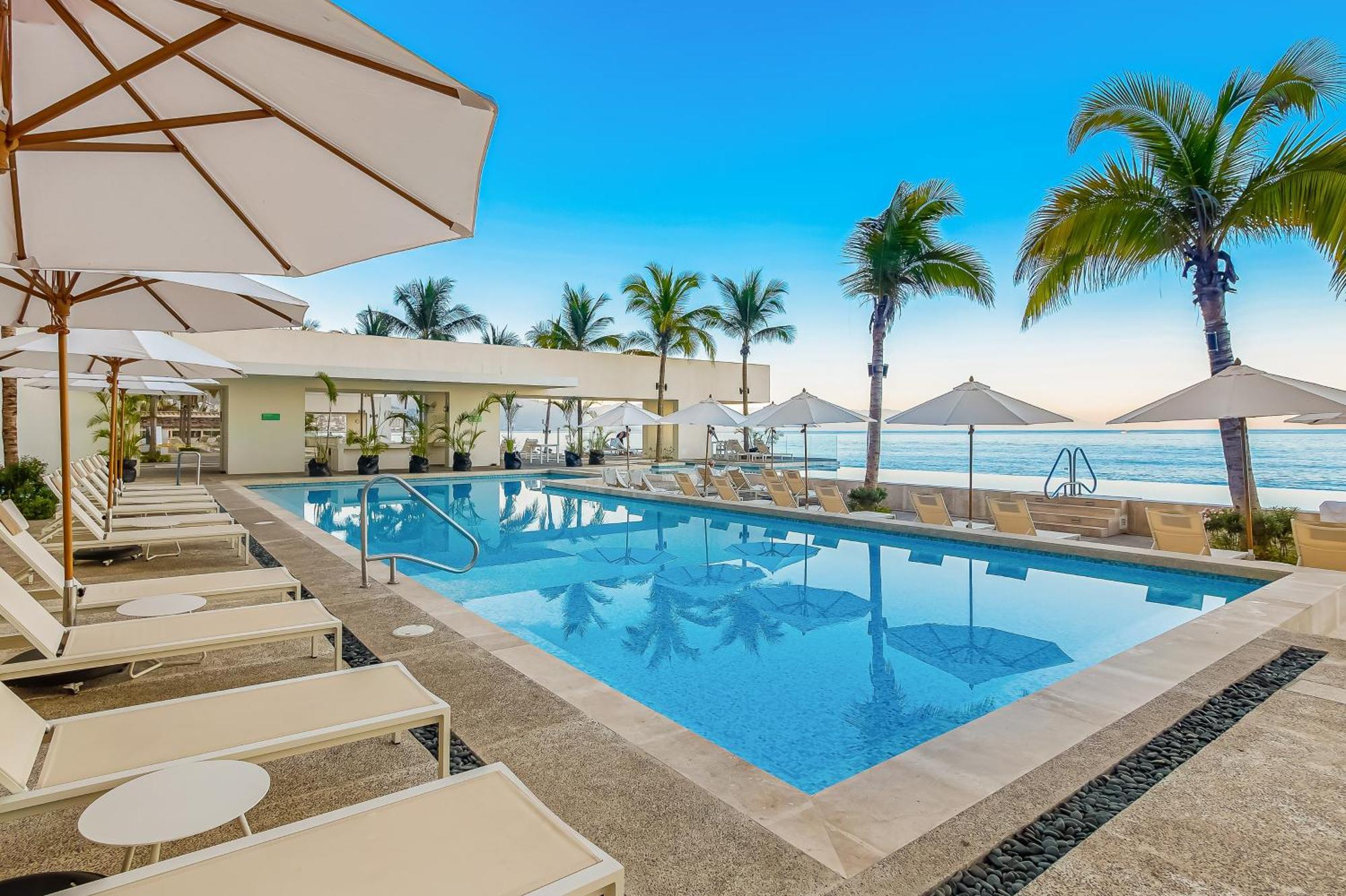 Hotel Harbor 171 #711 *