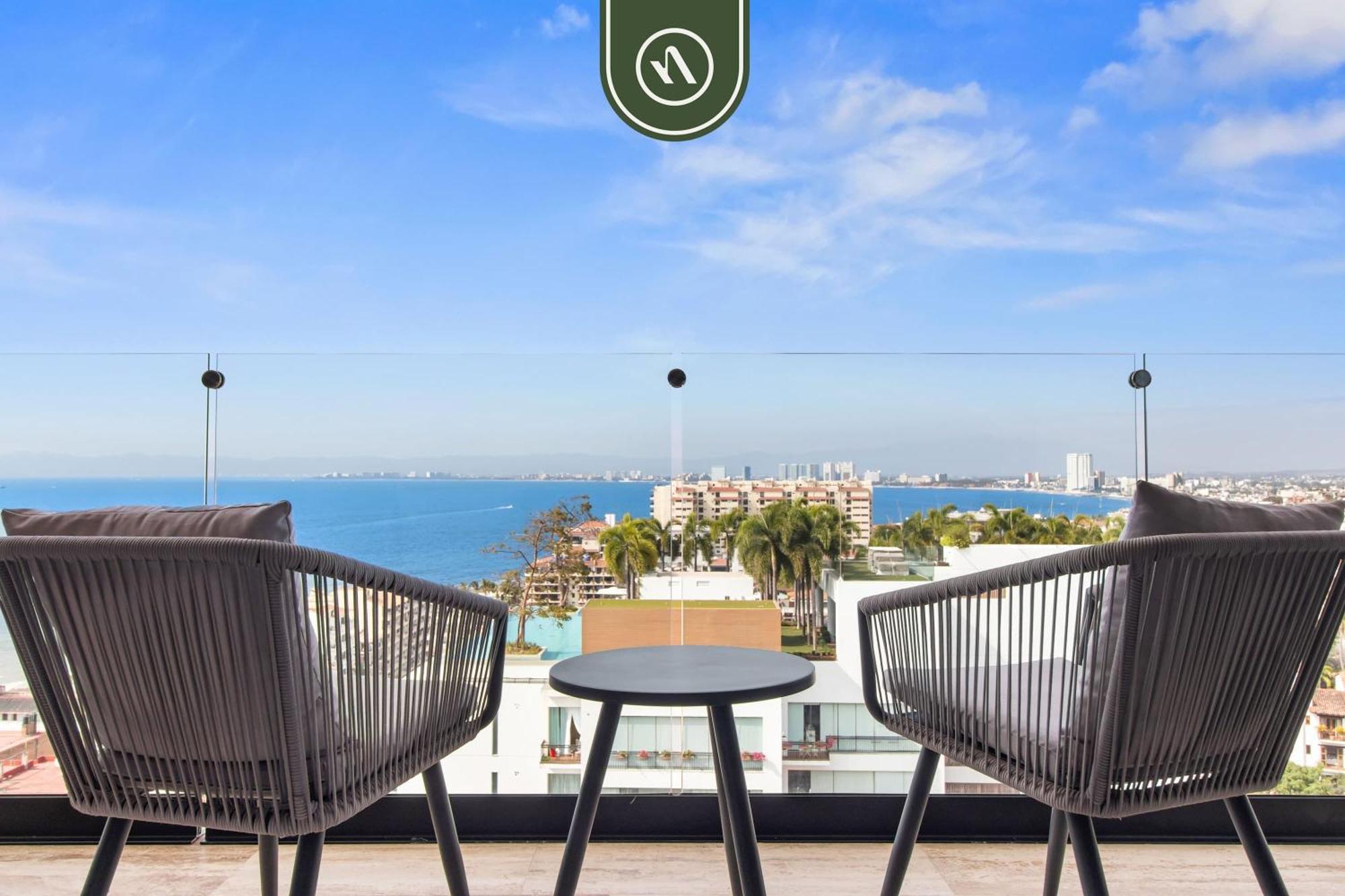 Luxury Oceanview - Rooftop Pool - Downtown Apartment *