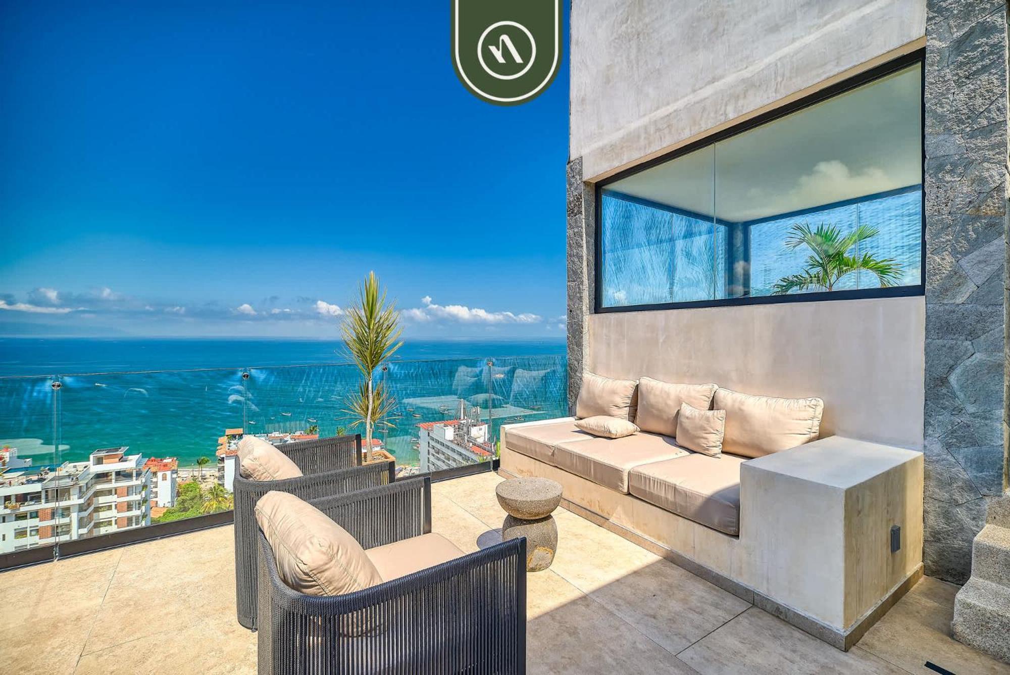 Luxury Oceanview - Rooftop Pool - Downtown Puerto Vallarta