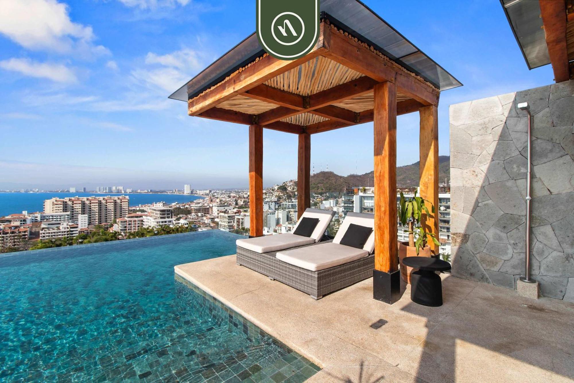 Luxury Oceanview - Rooftop Pool - Downtown *
