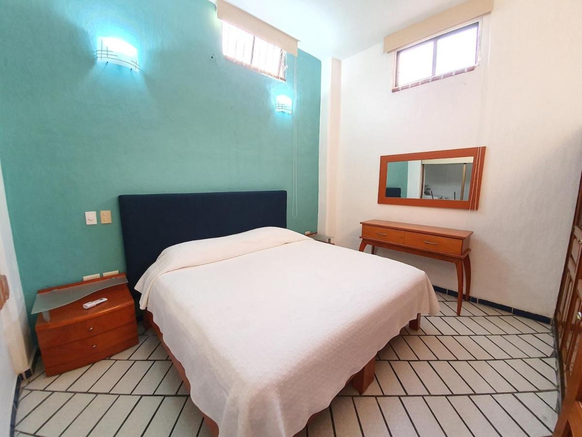 Cozy & Bright Near The And Close Walk To Malecon Apartment *