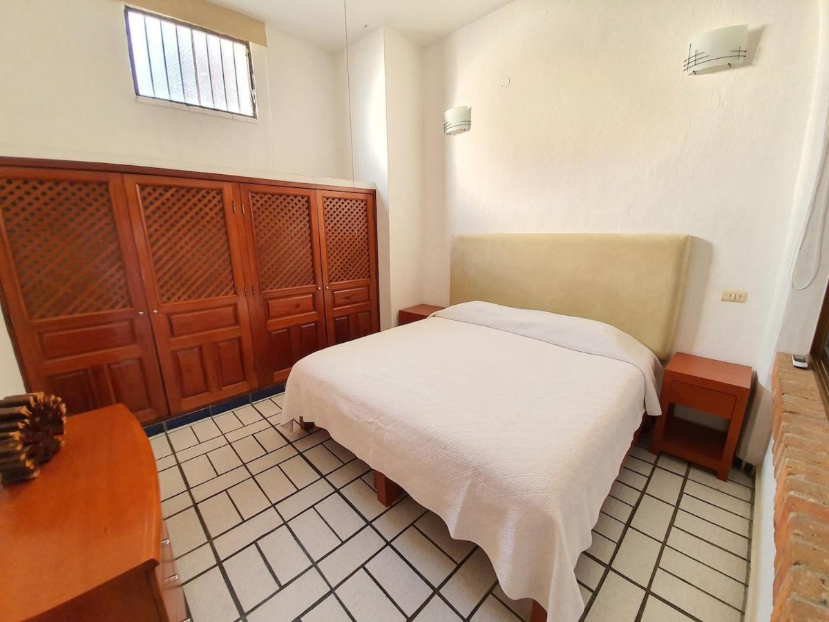 Apartment Cozy & Bright Near The And Close Walk To Malecon