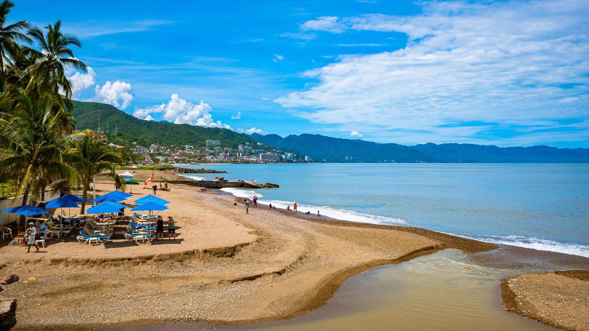 Apartment Stunning Beachfront - Sea Views & Pools *