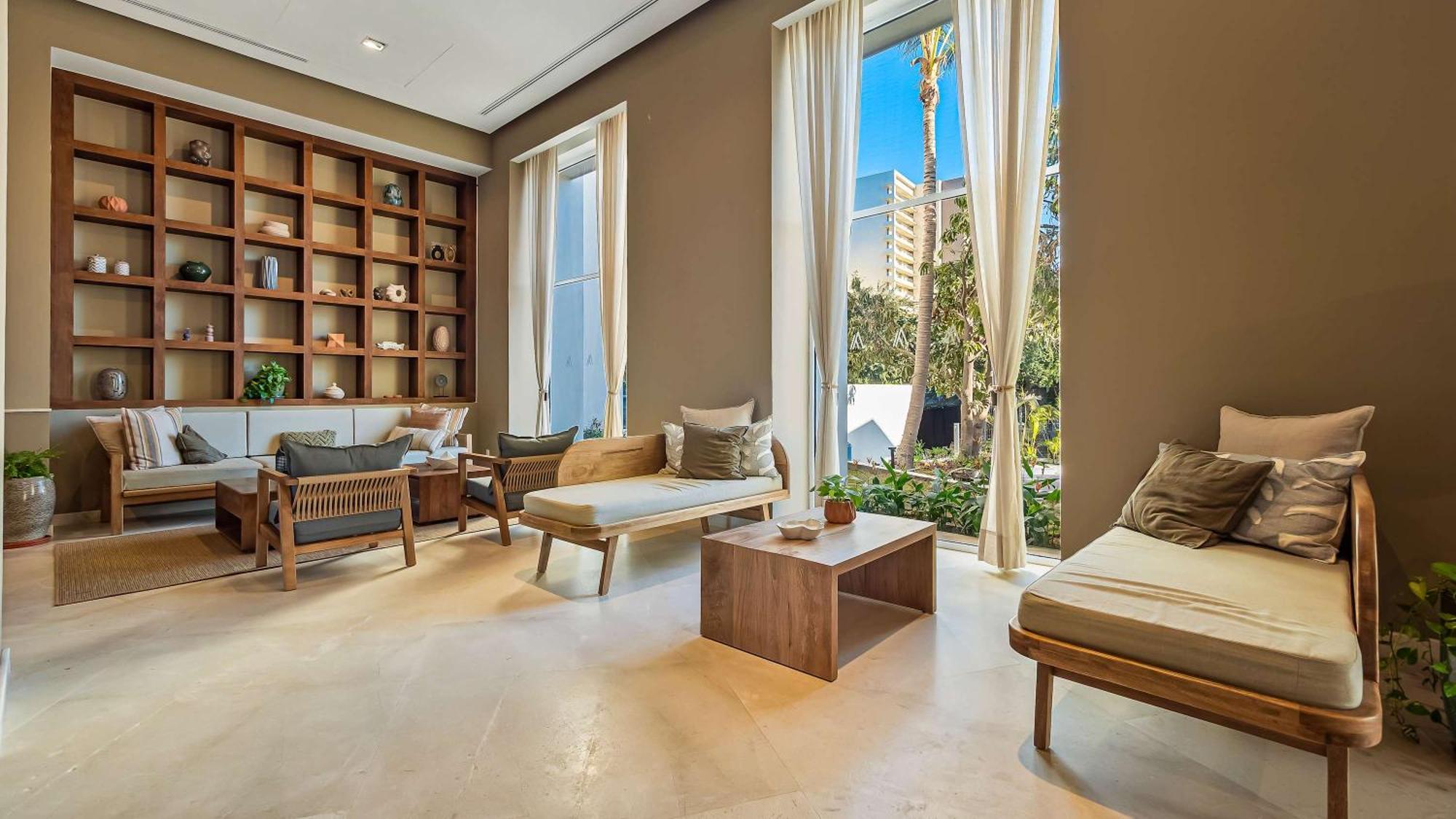 Stunning Beachfront - Sea Views & Pools *