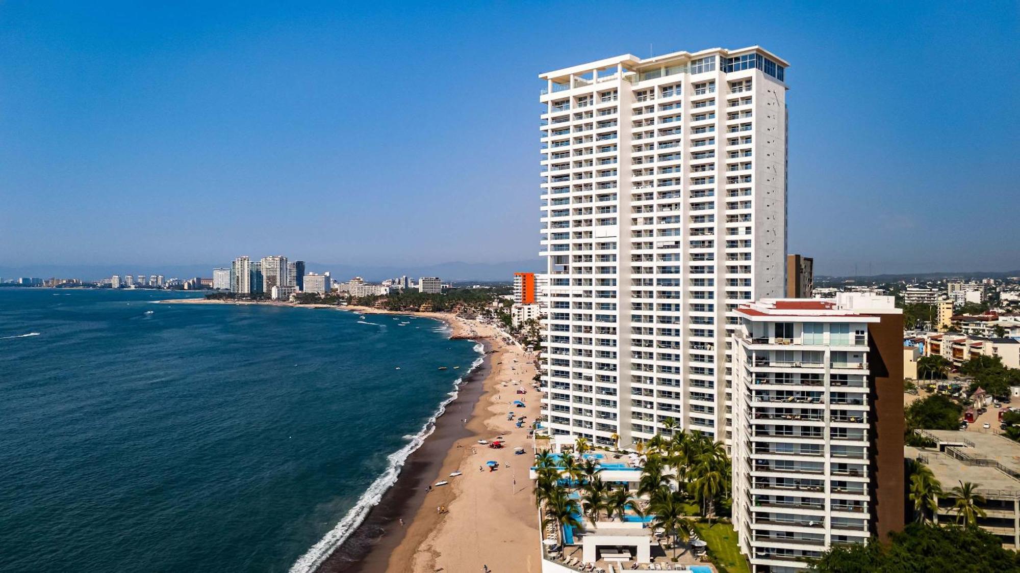 Stunning Beachfront - Sea Views & Pools