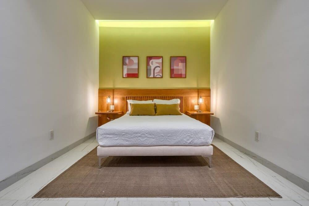 Amazing 2br With Private Balcony - Rooftop Pool Apartment *