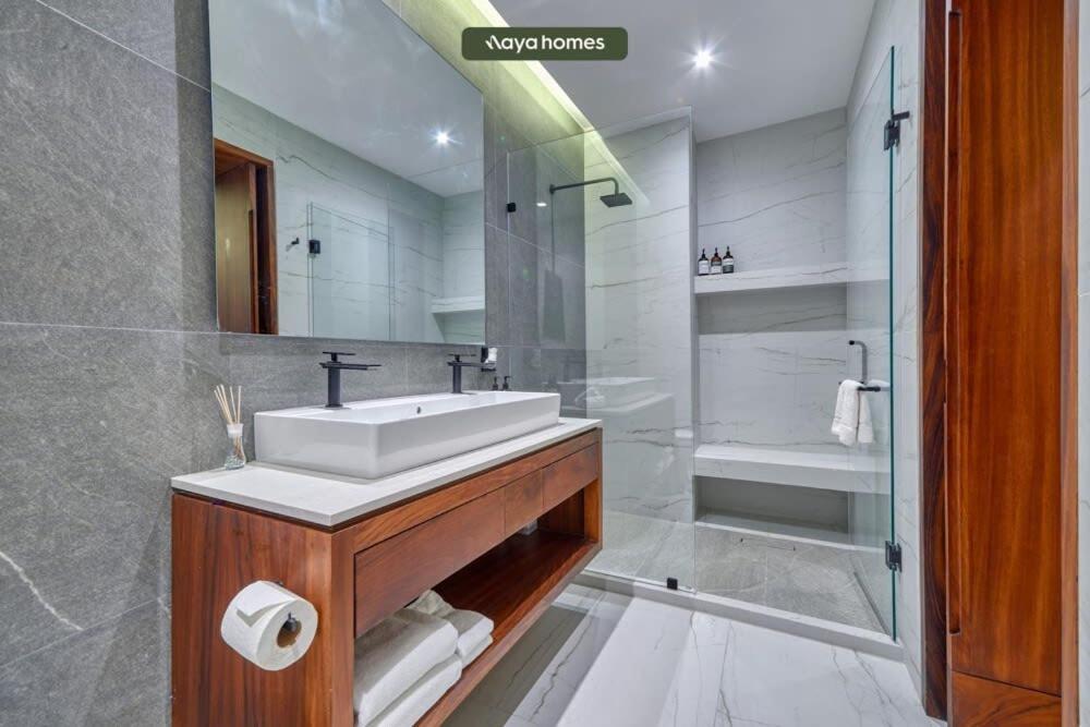 Amazing 2br With Private Balcony - Rooftop Pool *