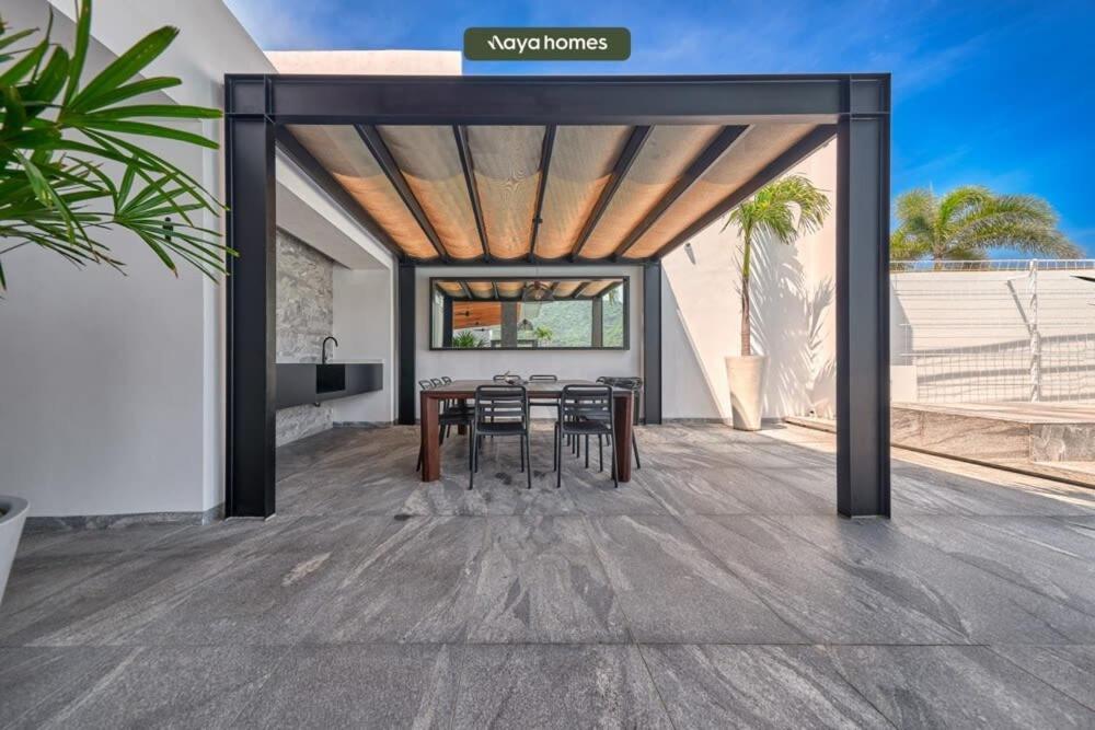 Amazing 2br With Private Balcony - Rooftop Pool Apartment *