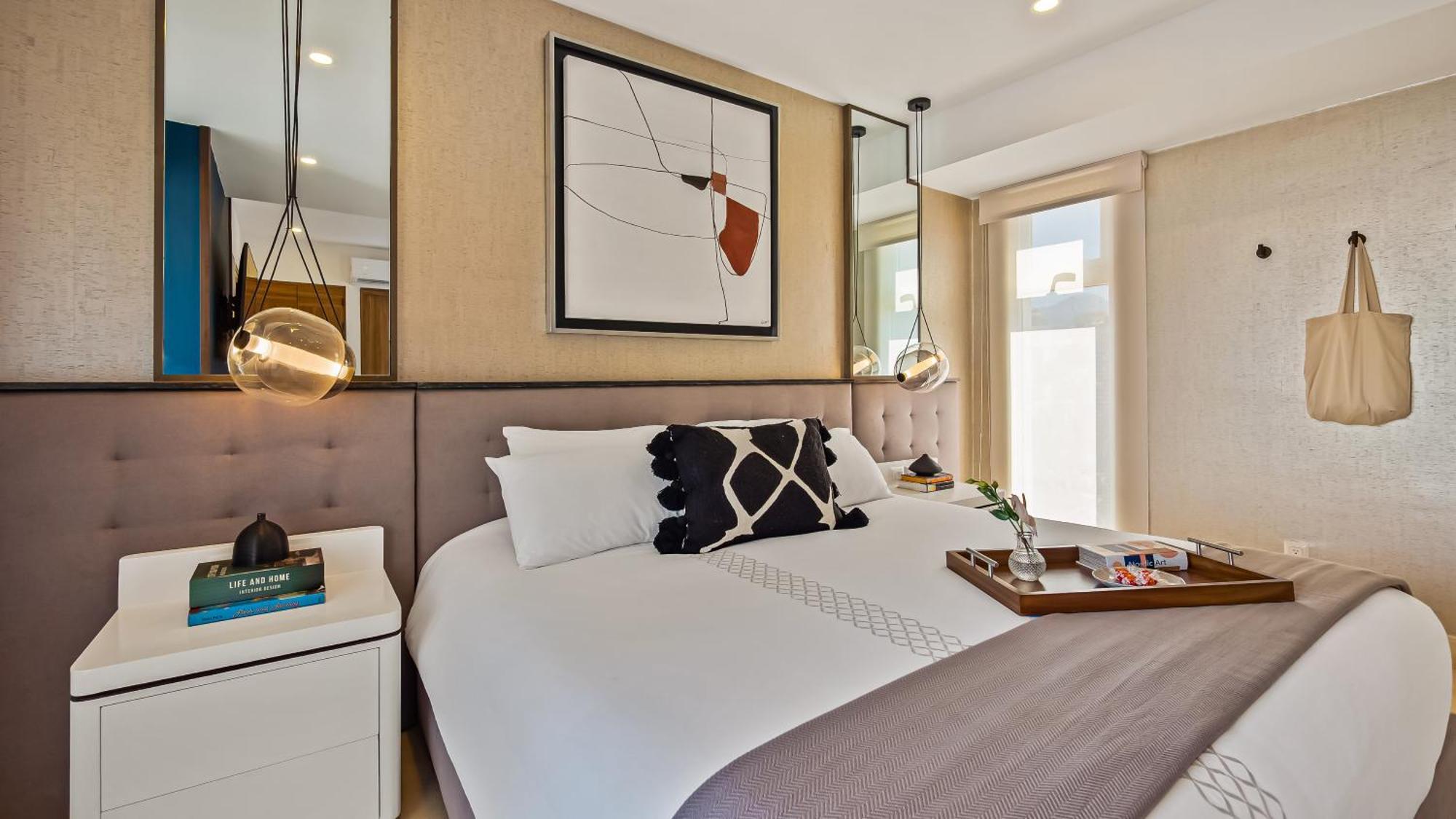 Stunning Beachfront - Sea Views & Pools Apartment