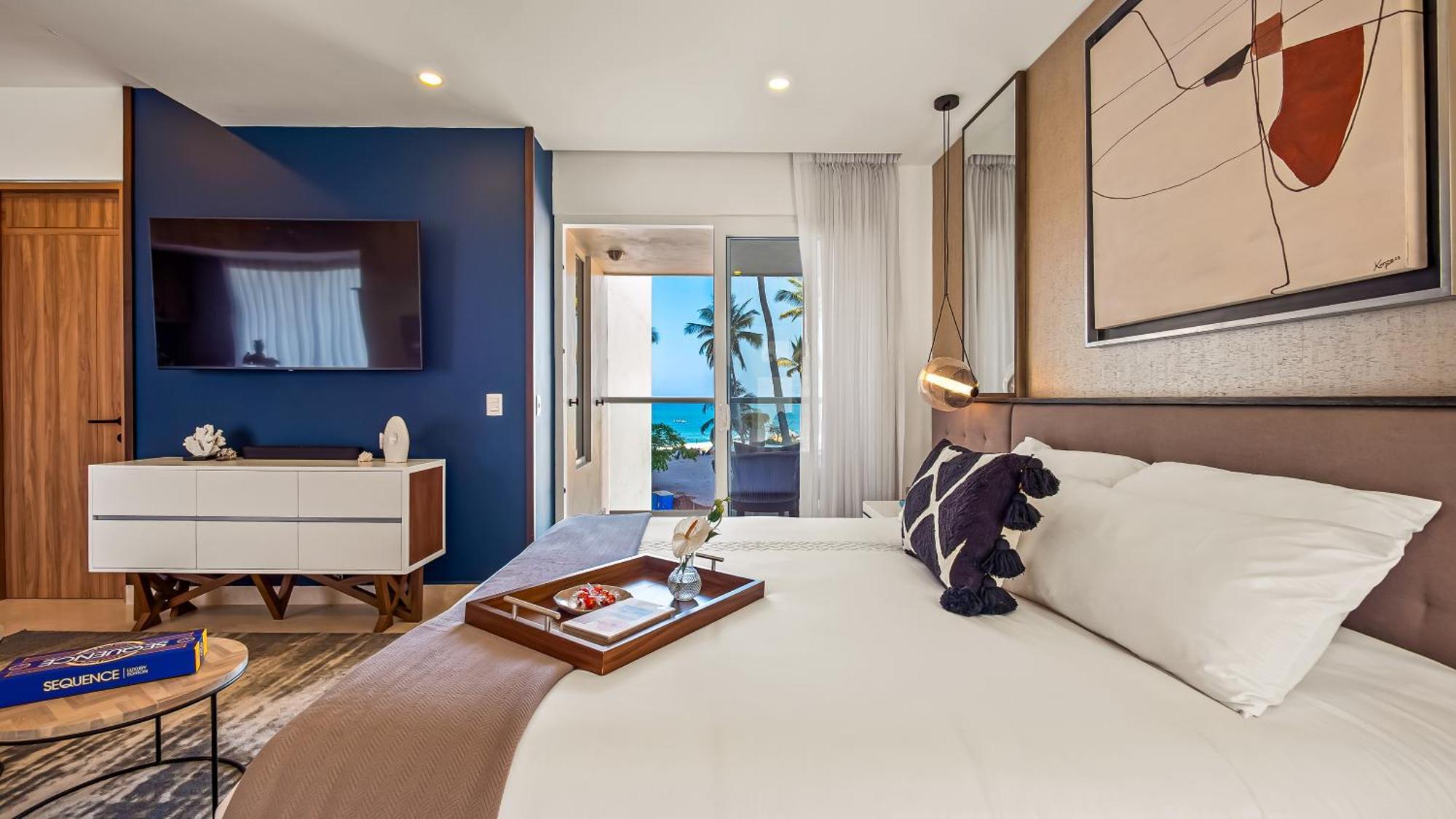 Stunning Beachfront - Sea Views & Pools Puerto Vallarta