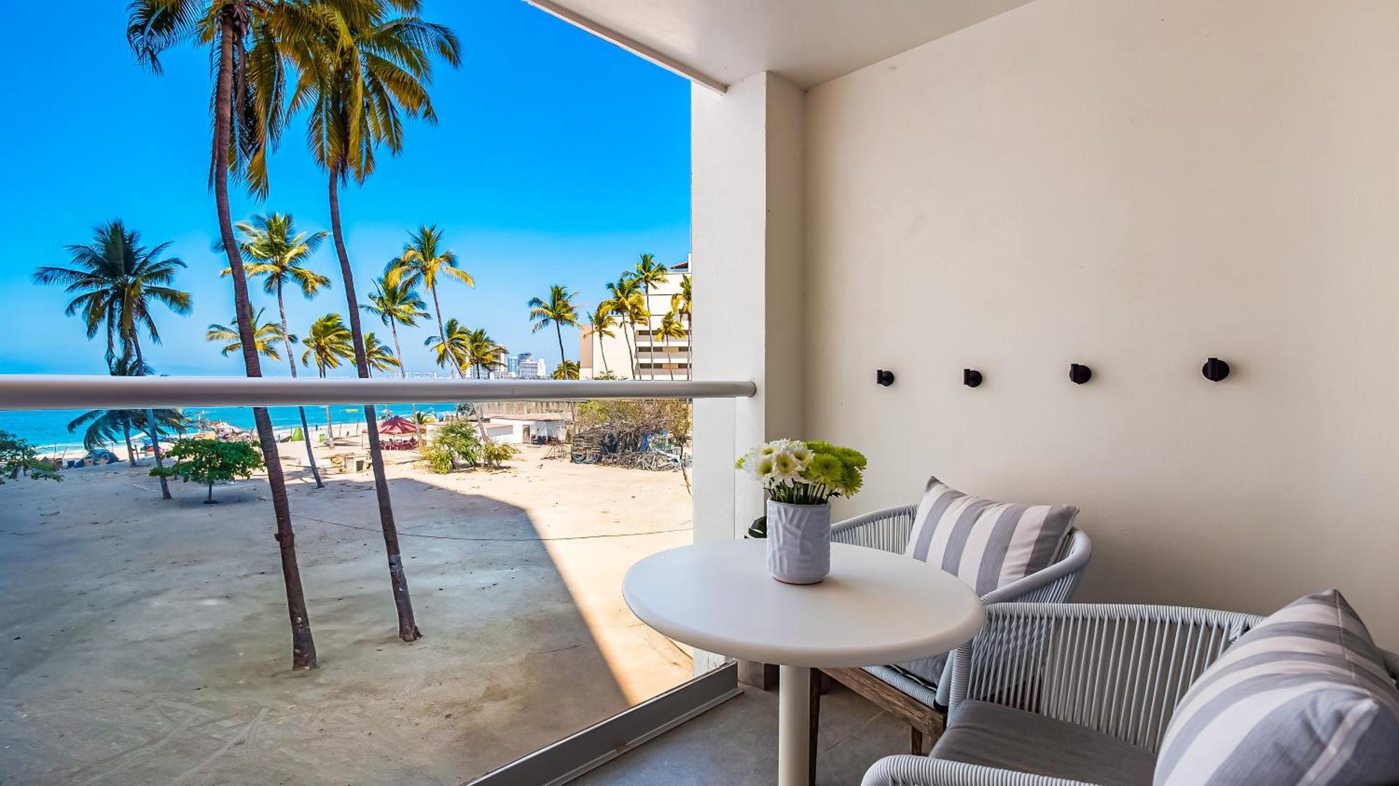 Apartment Stunning Beachfront - Sea Views & Pools *