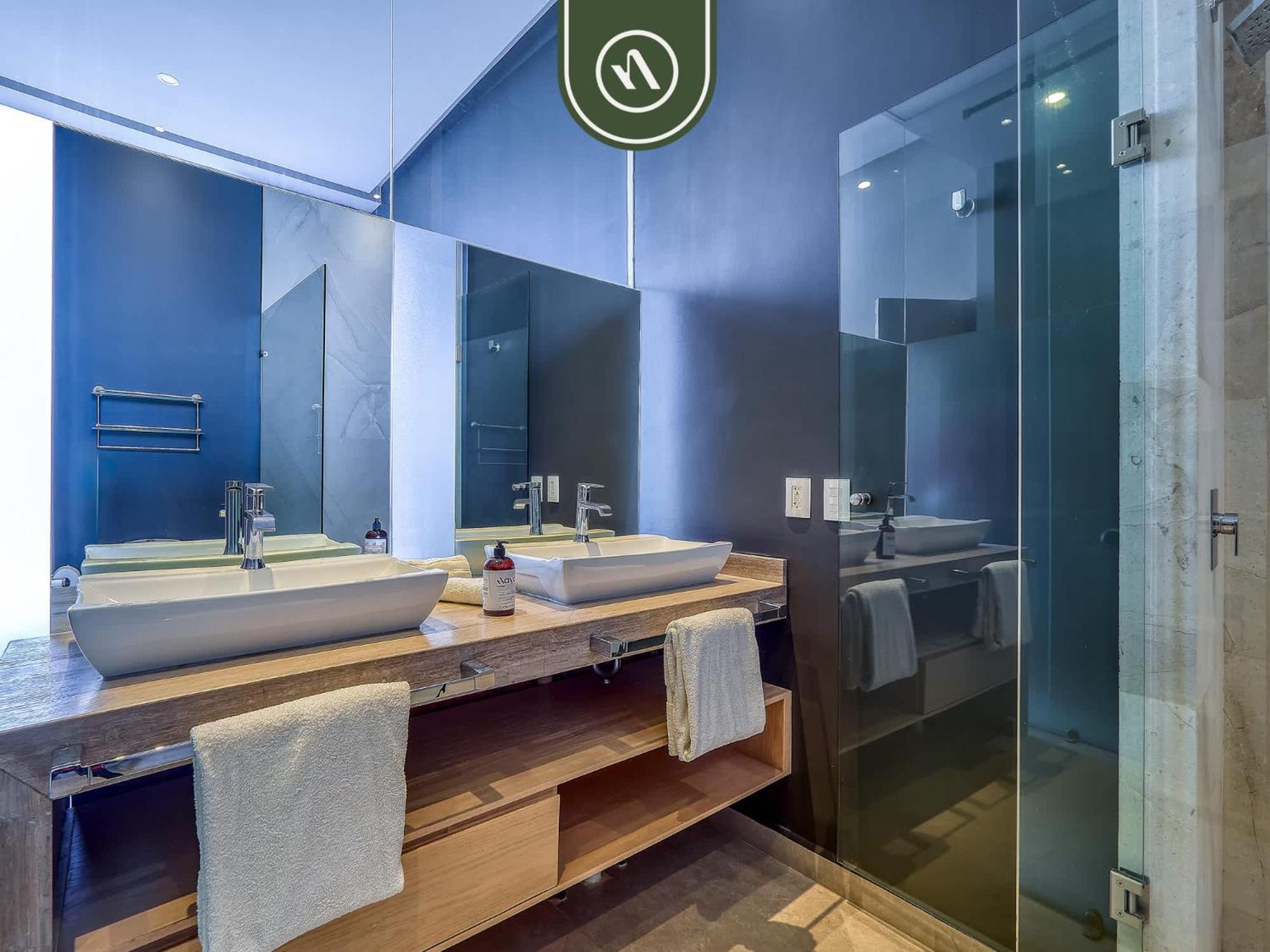 Luxury Oceanfront 3 Bedroom Penthouse - Apartment *