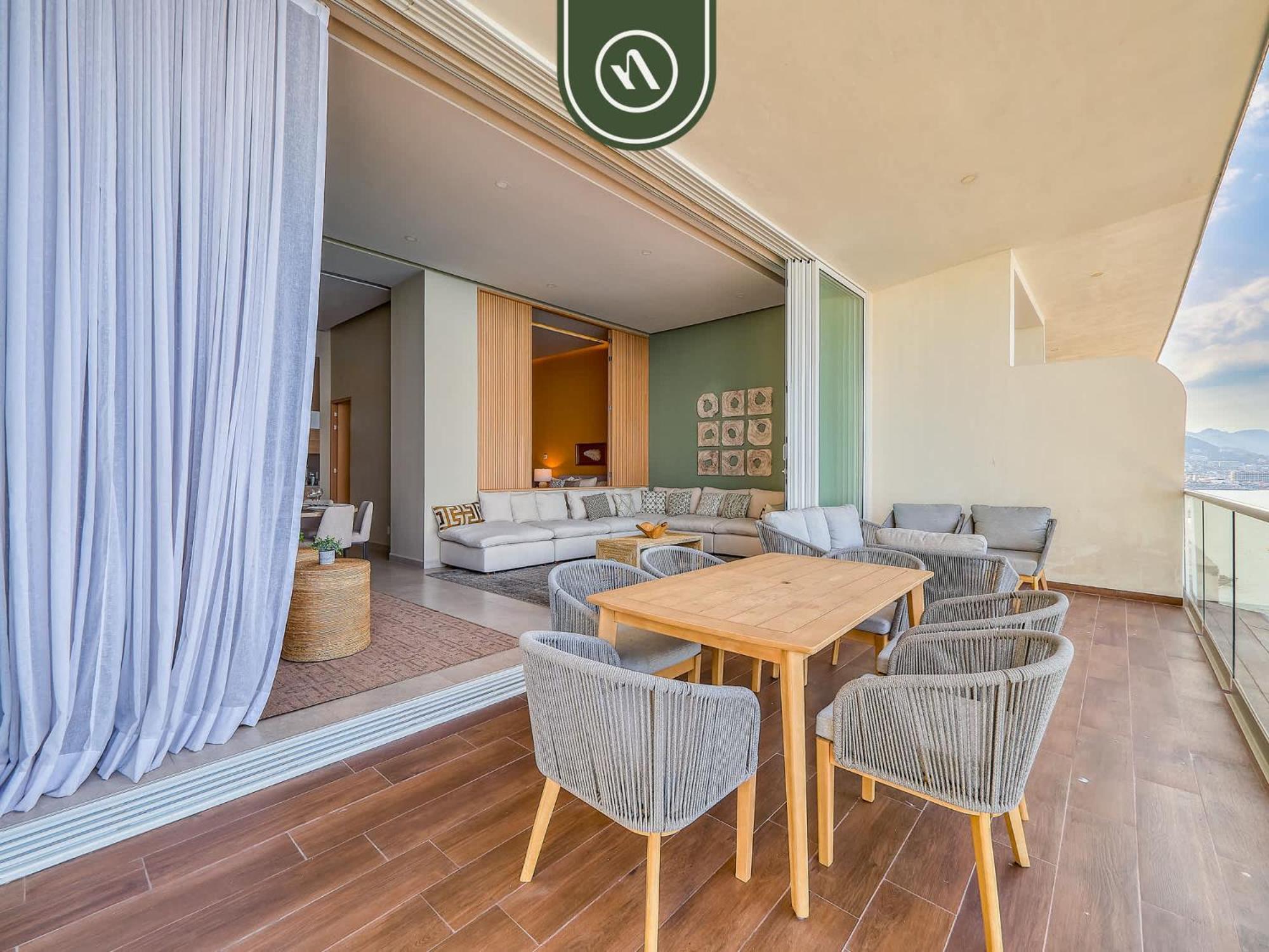 Luxury Oceanfront 3 Bedroom Penthouse -
