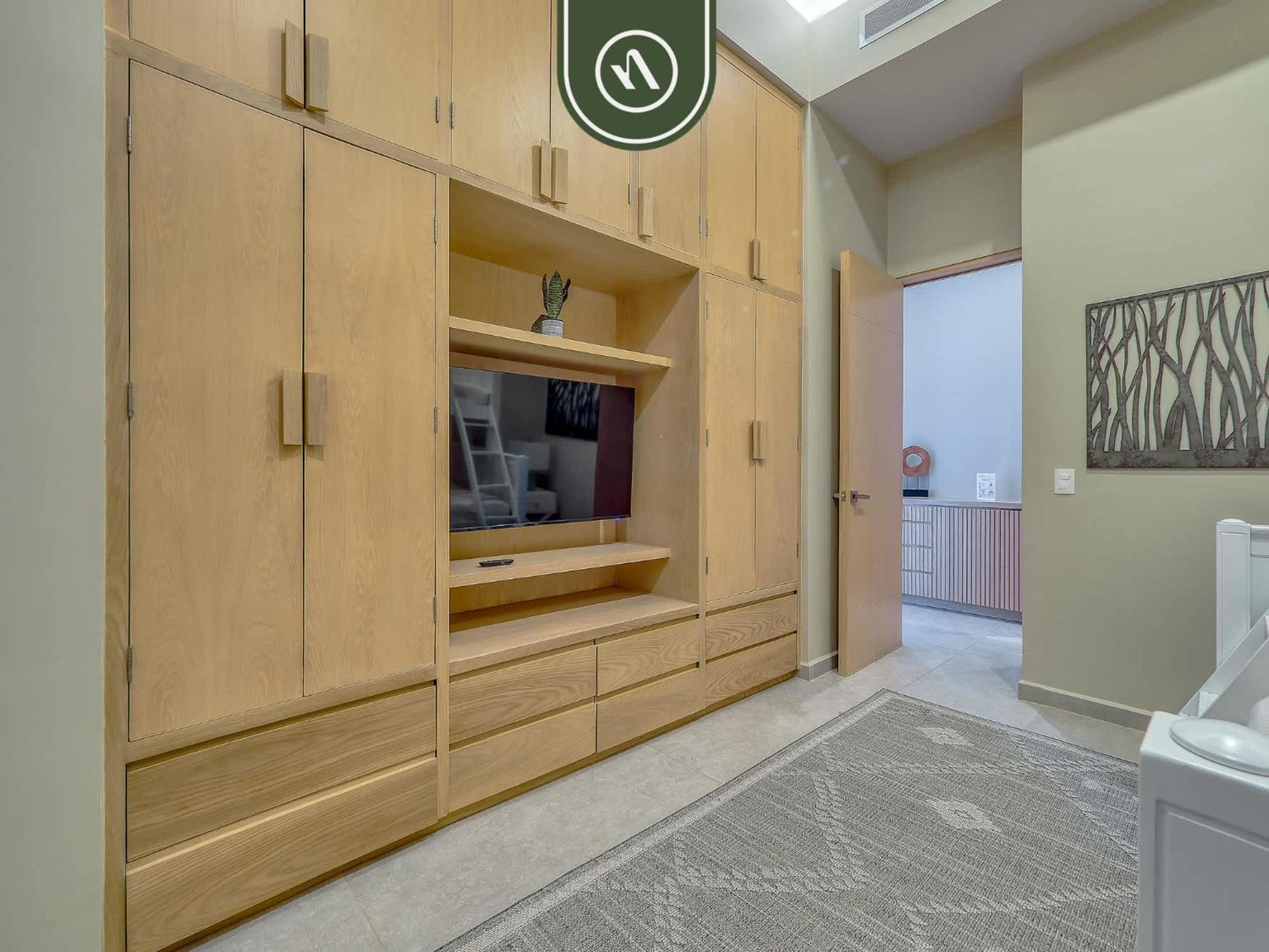 Luxury Oceanfront 3 Bedroom Penthouse - *
