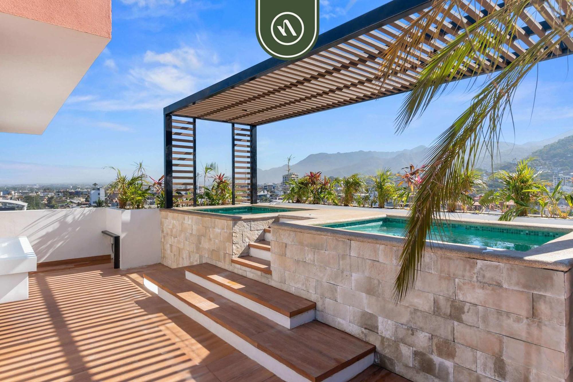 Boho 2 Bedroom - Dowtown - Rooftop Pool - Jacuzzi Puerto Vallarta