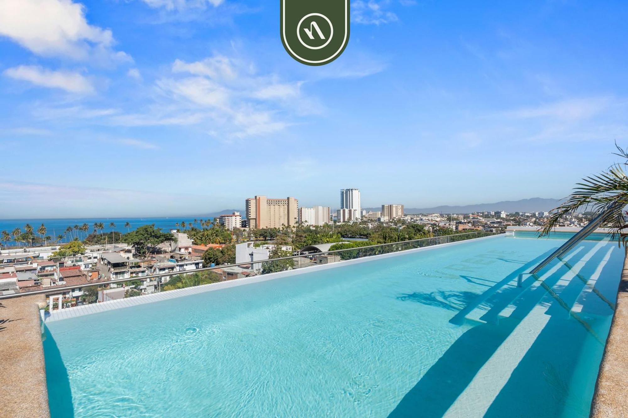 Boho 2 Bedroom - Dowtown - Rooftop Pool - Jacuzzi
