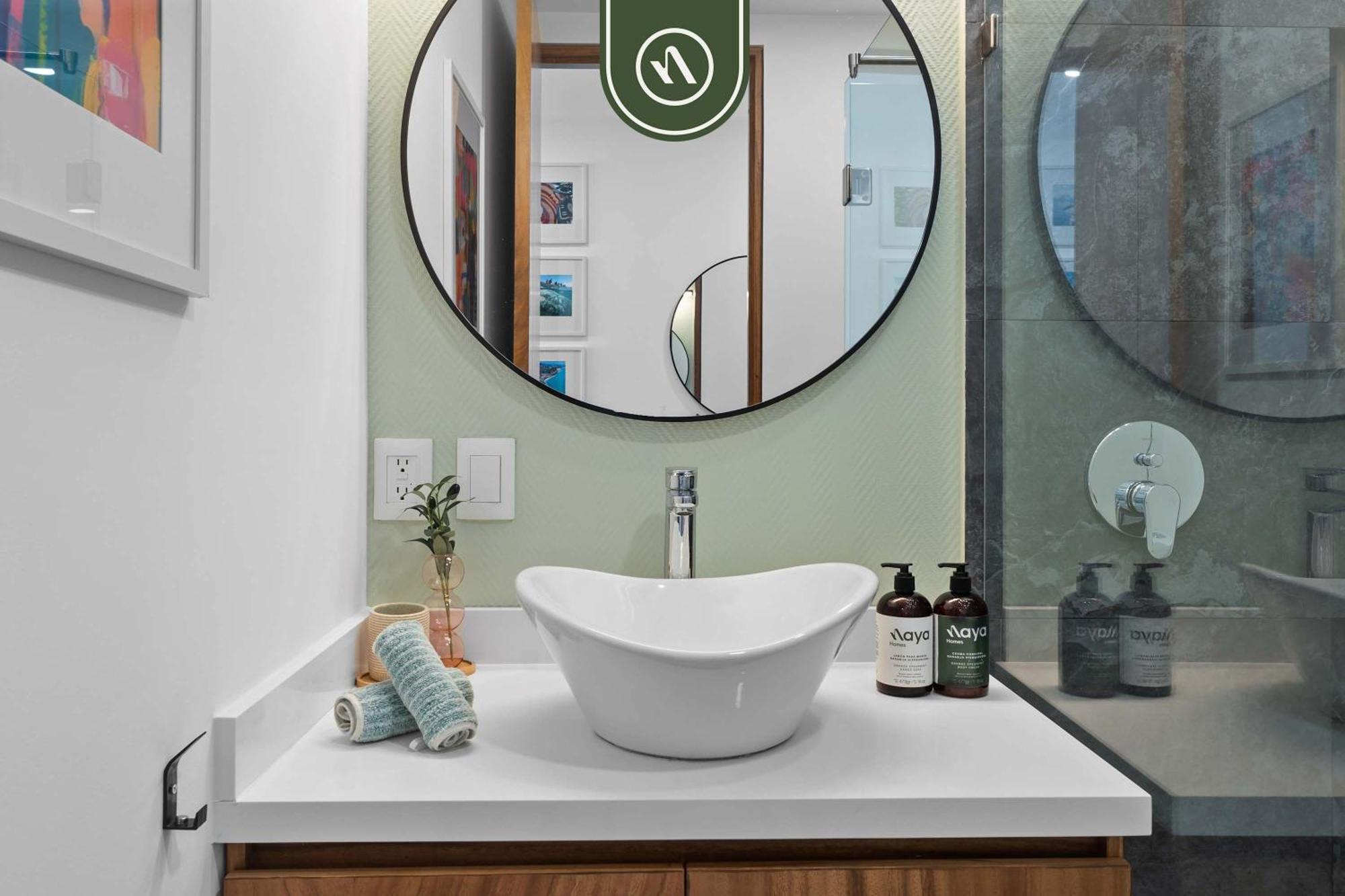 Boho 2 Bedroom - Dowtown - Rooftop Pool - Jacuzzi Apartment *