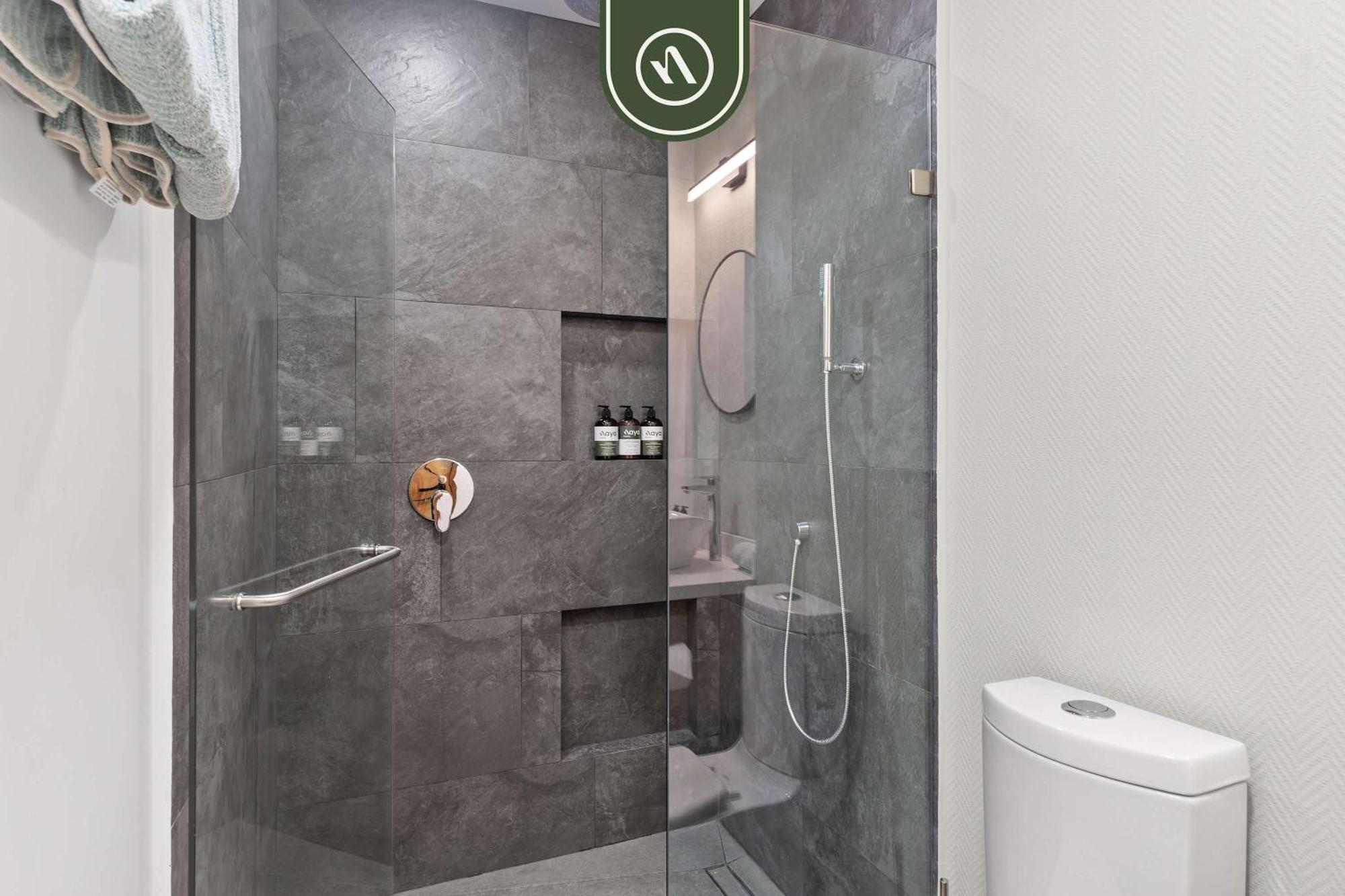 Boho 2 Bedroom - Dowtown - Rooftop Pool - Jacuzzi *