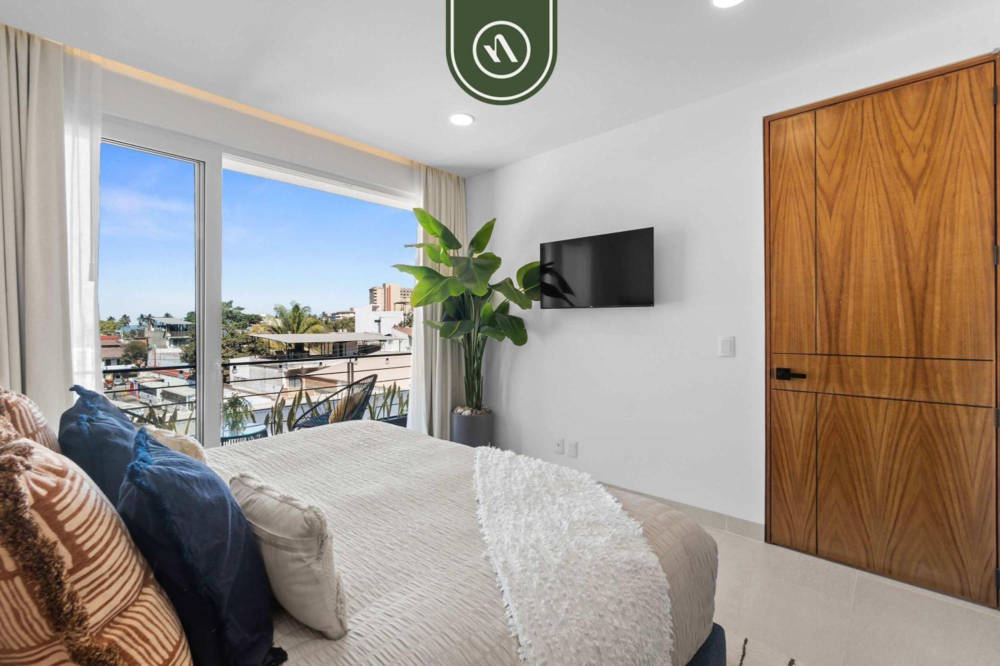 Boho 2 Bedroom - Dowtown - Rooftop Pool - Jacuzzi Apartment