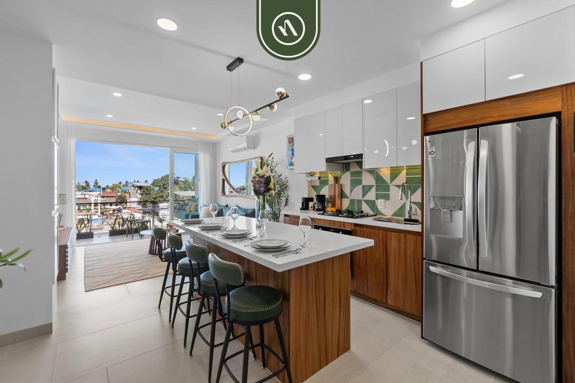 Boho 2 Bedroom - Dowtown - Rooftop Pool - Jacuzzi Apartment *
