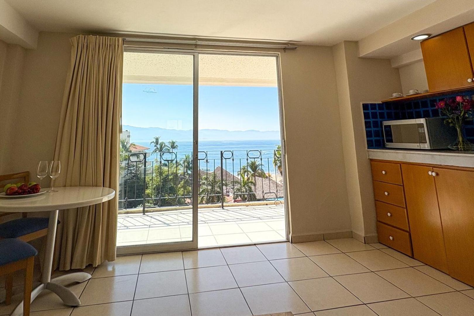 With Panoramic Ocean Views & Balcony! Сasa de vacaciones