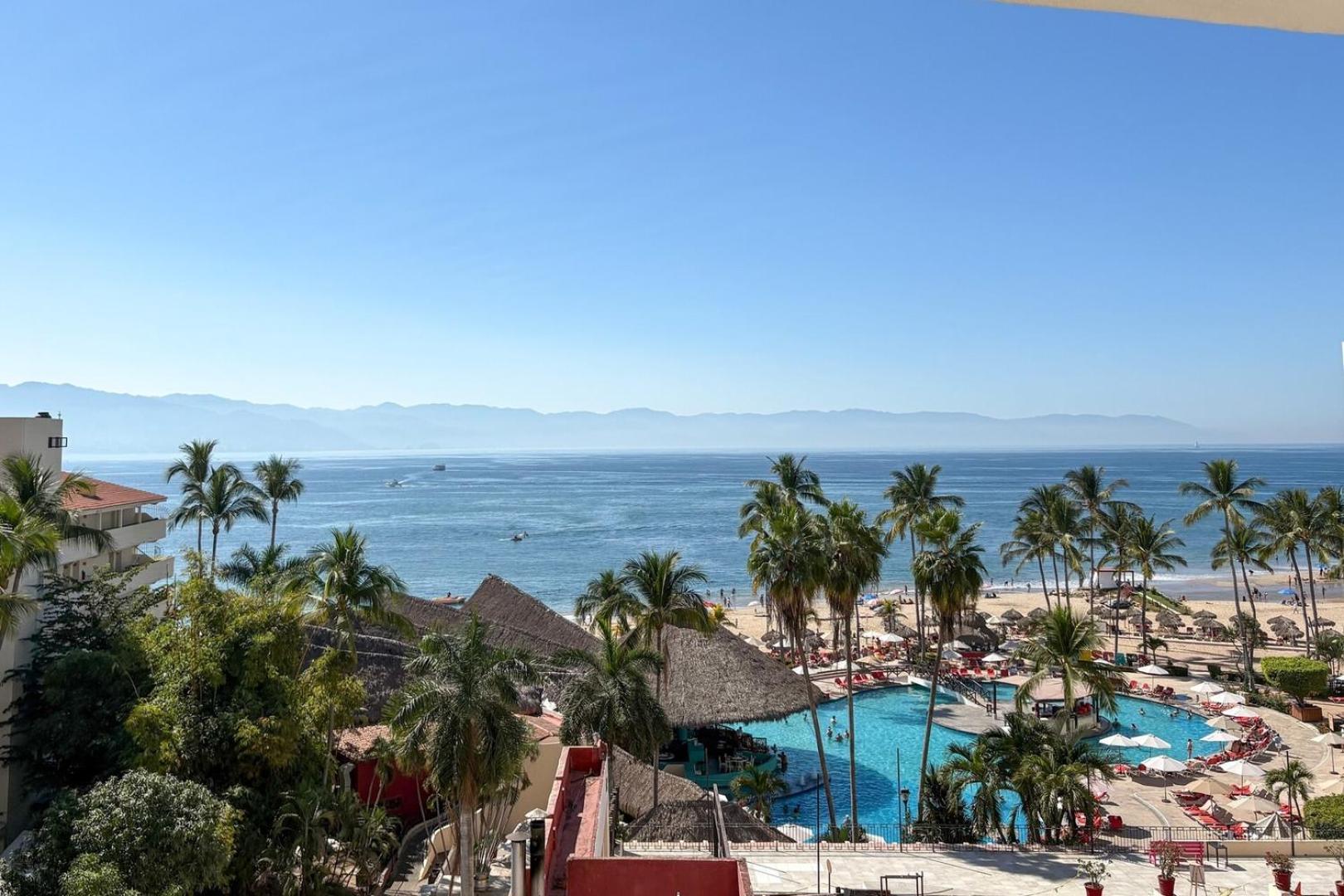 Сasa de vacaciones With Panoramic Ocean Views & Balcony!