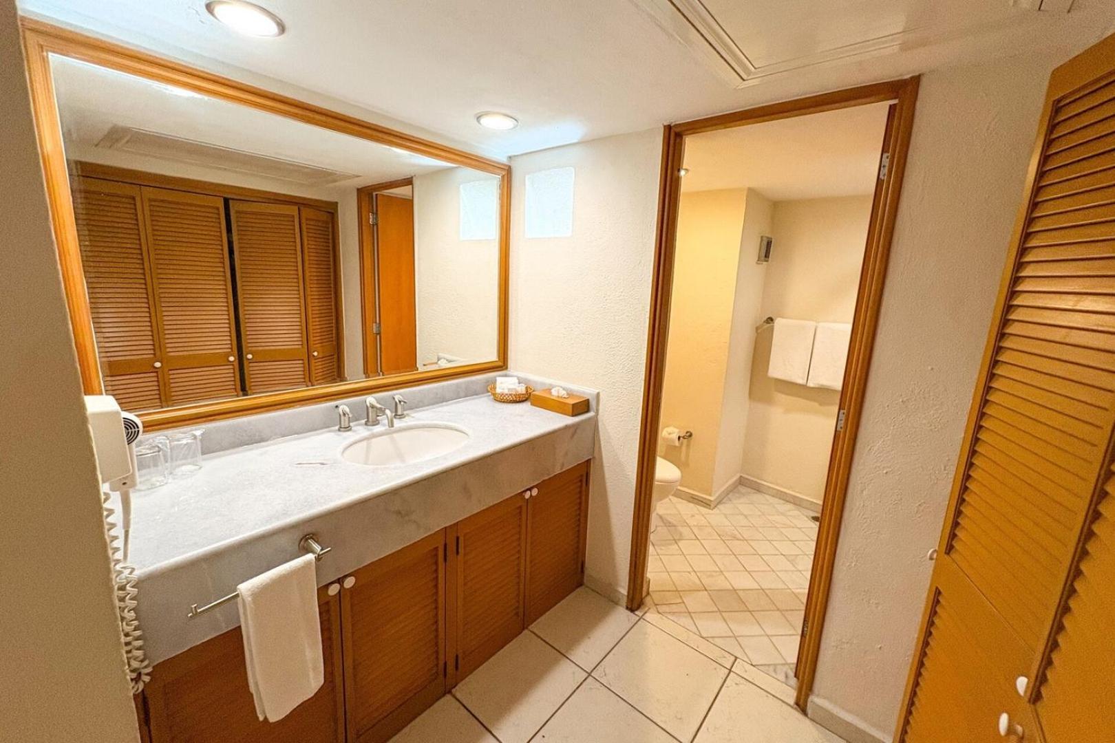 With Panoramic Ocean Views & Balcony! Сasa de vacaciones *