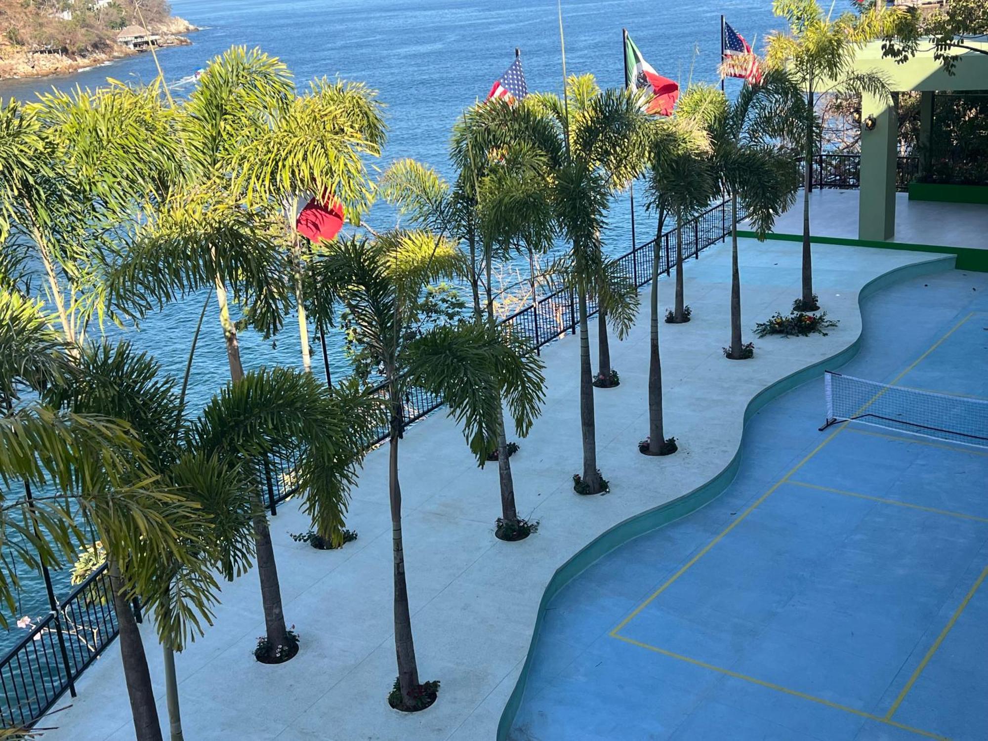 South Shore Luxury Suites,