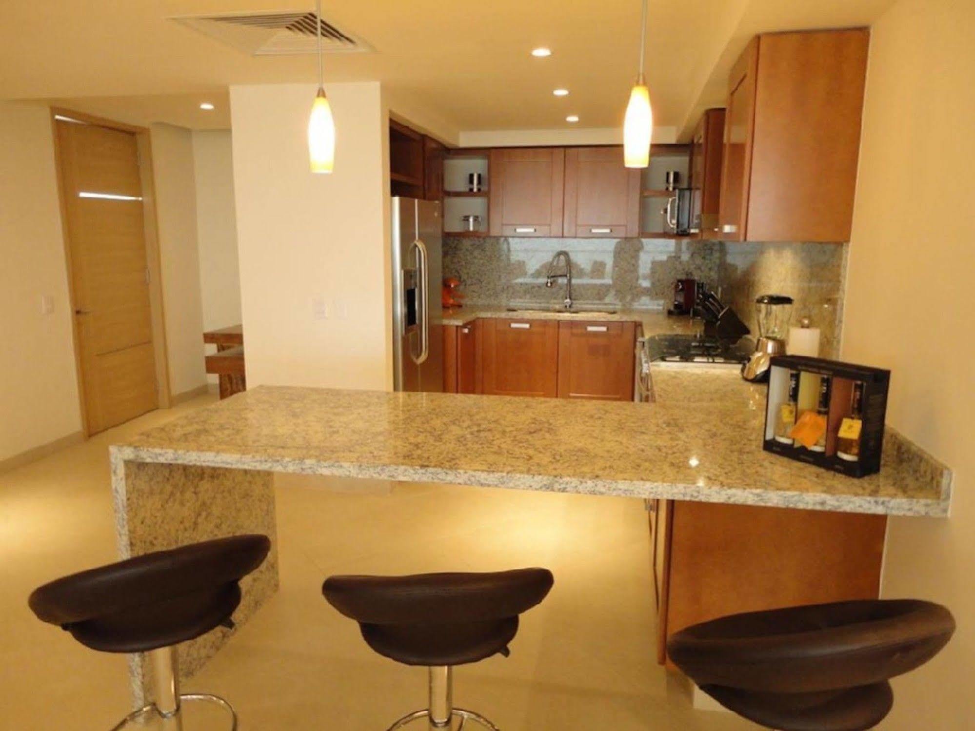 Unlimited Luxury - Del Canto Hotel Puerto Vallarta