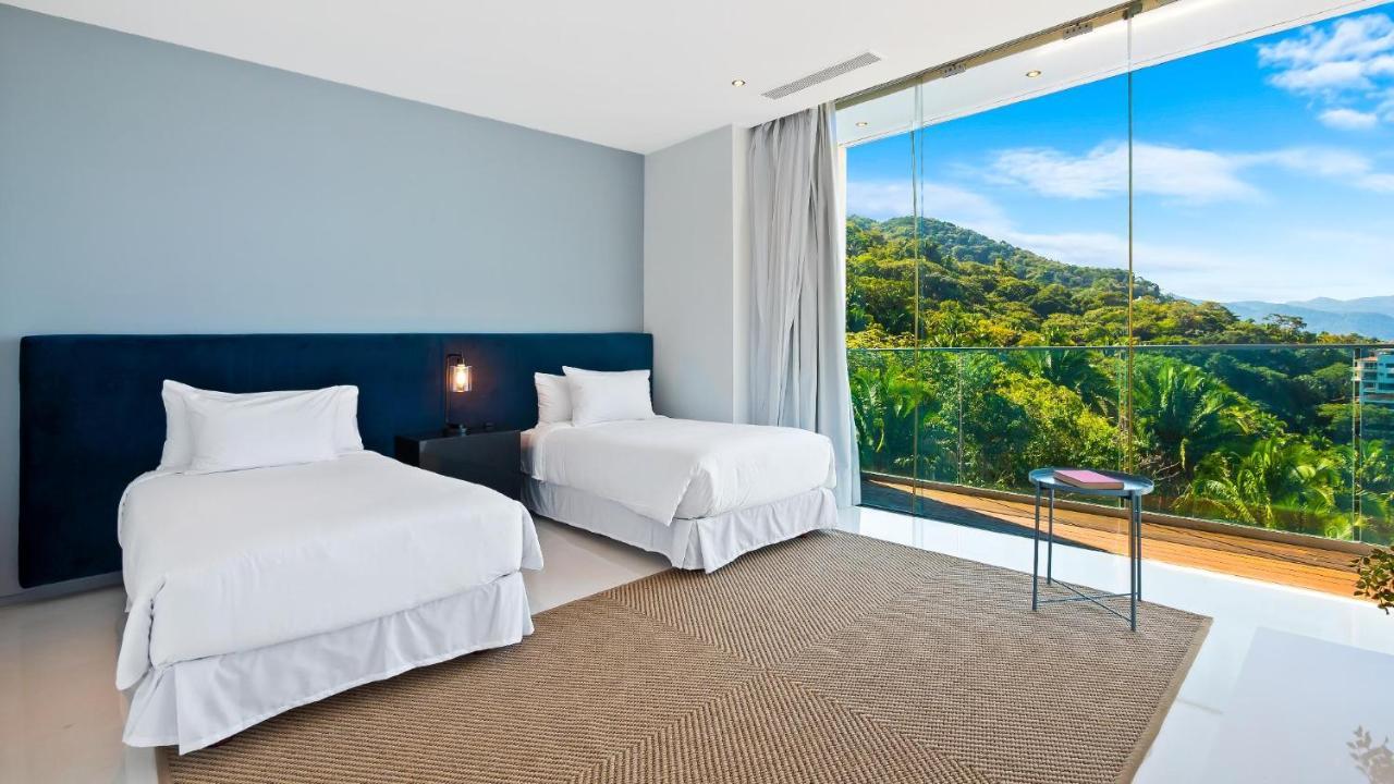 Avalon - 901 Luxurious & View 3 Bedroom Amapas Holiday home *