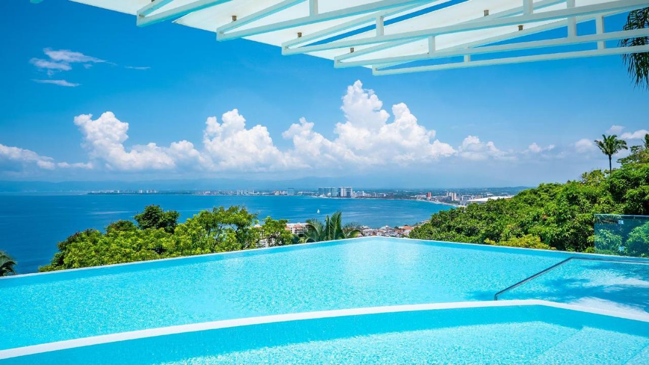 Avalon - 901 Luxurious & View 3 Bedroom Amapas Holiday home Puerto Vallarta